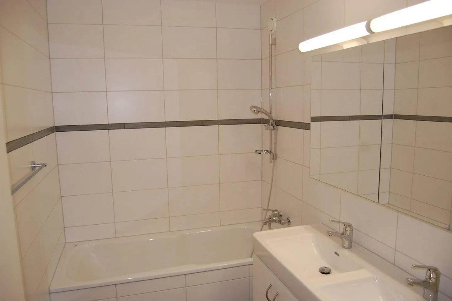 Sanierte 4-Zimmerwohnung an guter Lage - Foto 3 von 7