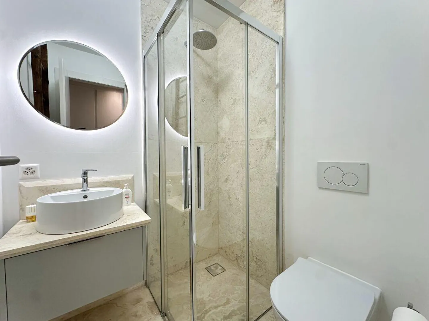 Modern 2.5-room apartment with garden in Bellinzona - Photo 7 of 10