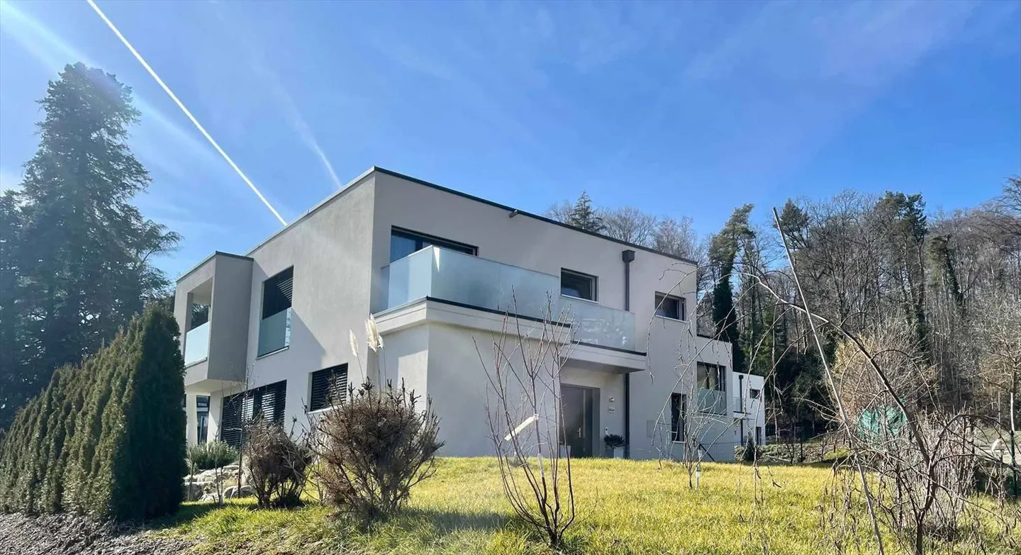 Villa moderna di 6,5 stanze nelle alture di Neuchâtel - Foto 1 di 13