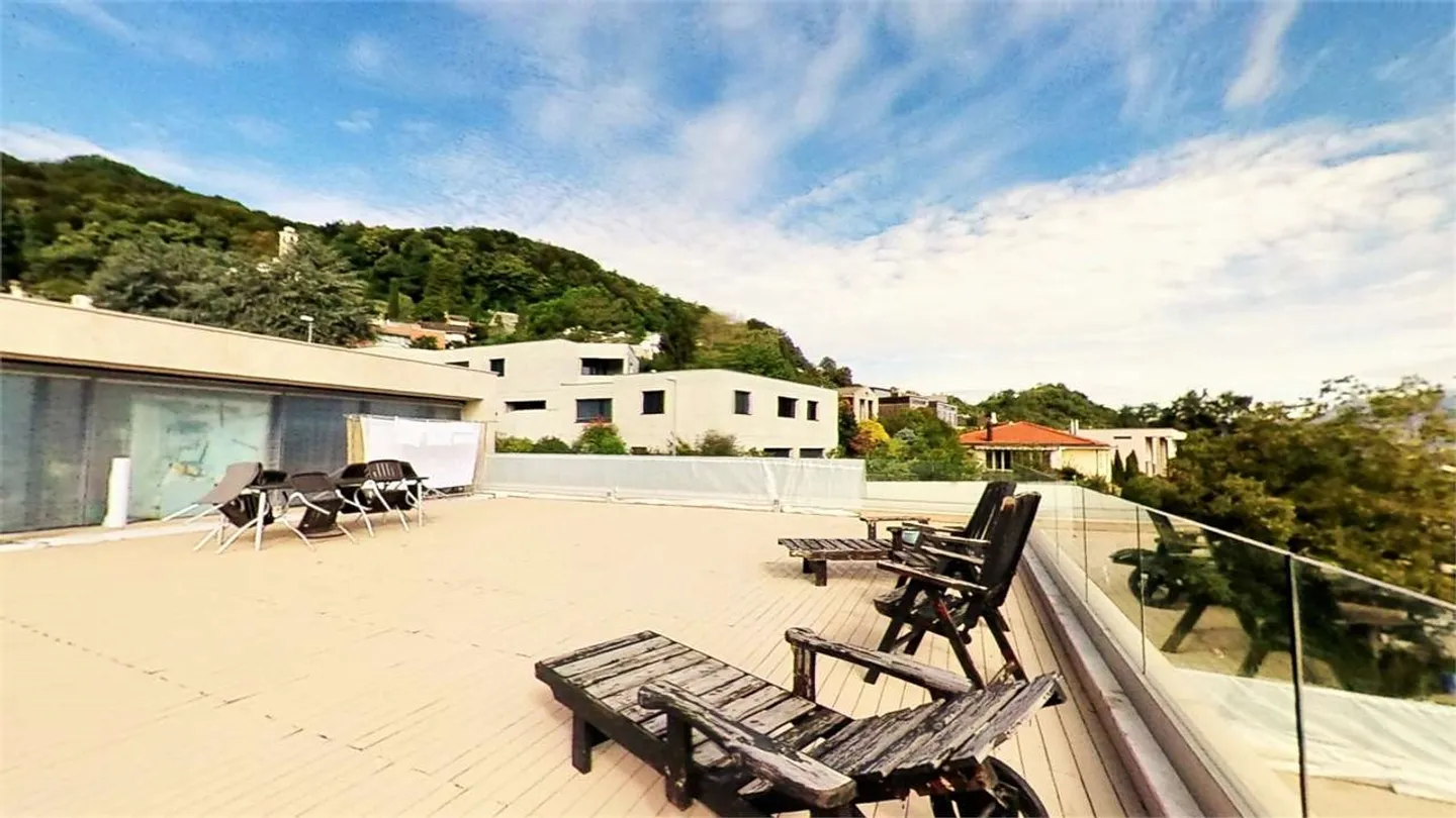 Helles Apartment mit Terrasse - Foto 2 von 13
