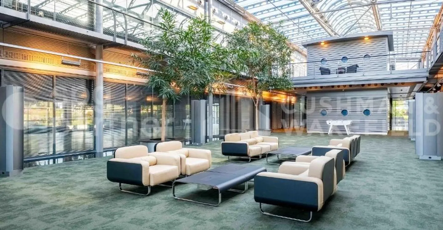 Large office space of 1,450 m² for rent - Onyx Business Park - Photo 2 of 13