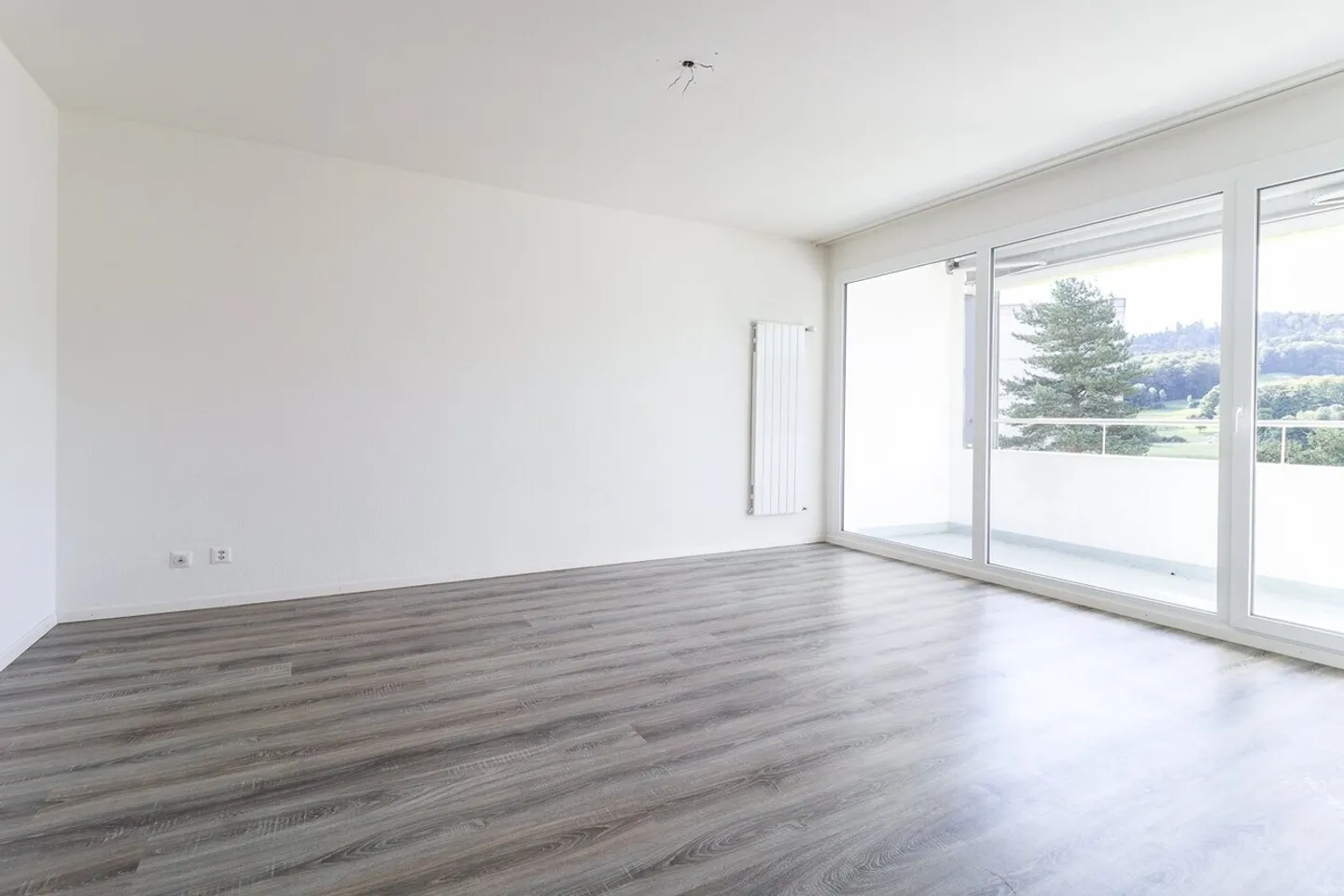 Apartment for rent - Photo 3 of 8