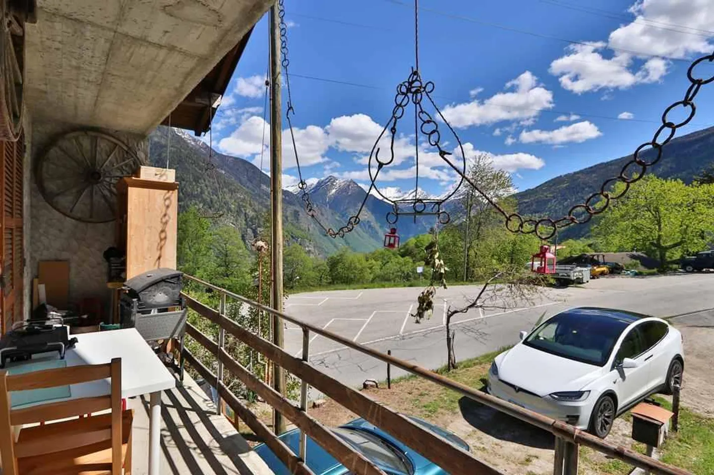 Casa di 4 1/2 locali con bella vista e prato di 5000m2 - Foto 4 di 13