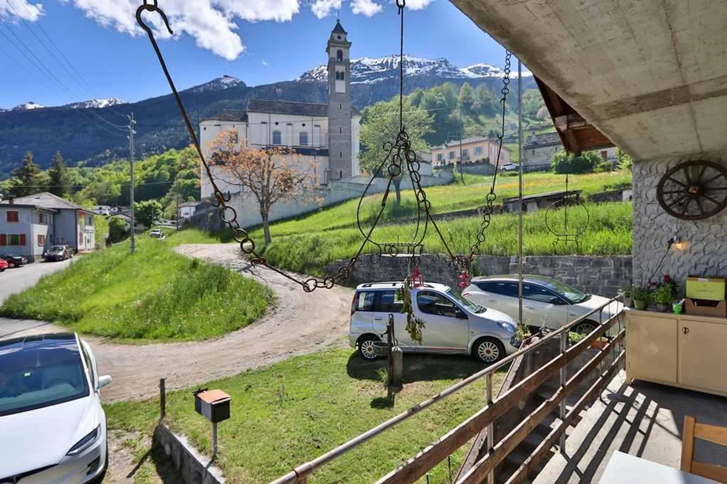 Casa di 4 1/2 locali con bella vista e prato di 5000m2 - Foto 9 di 13