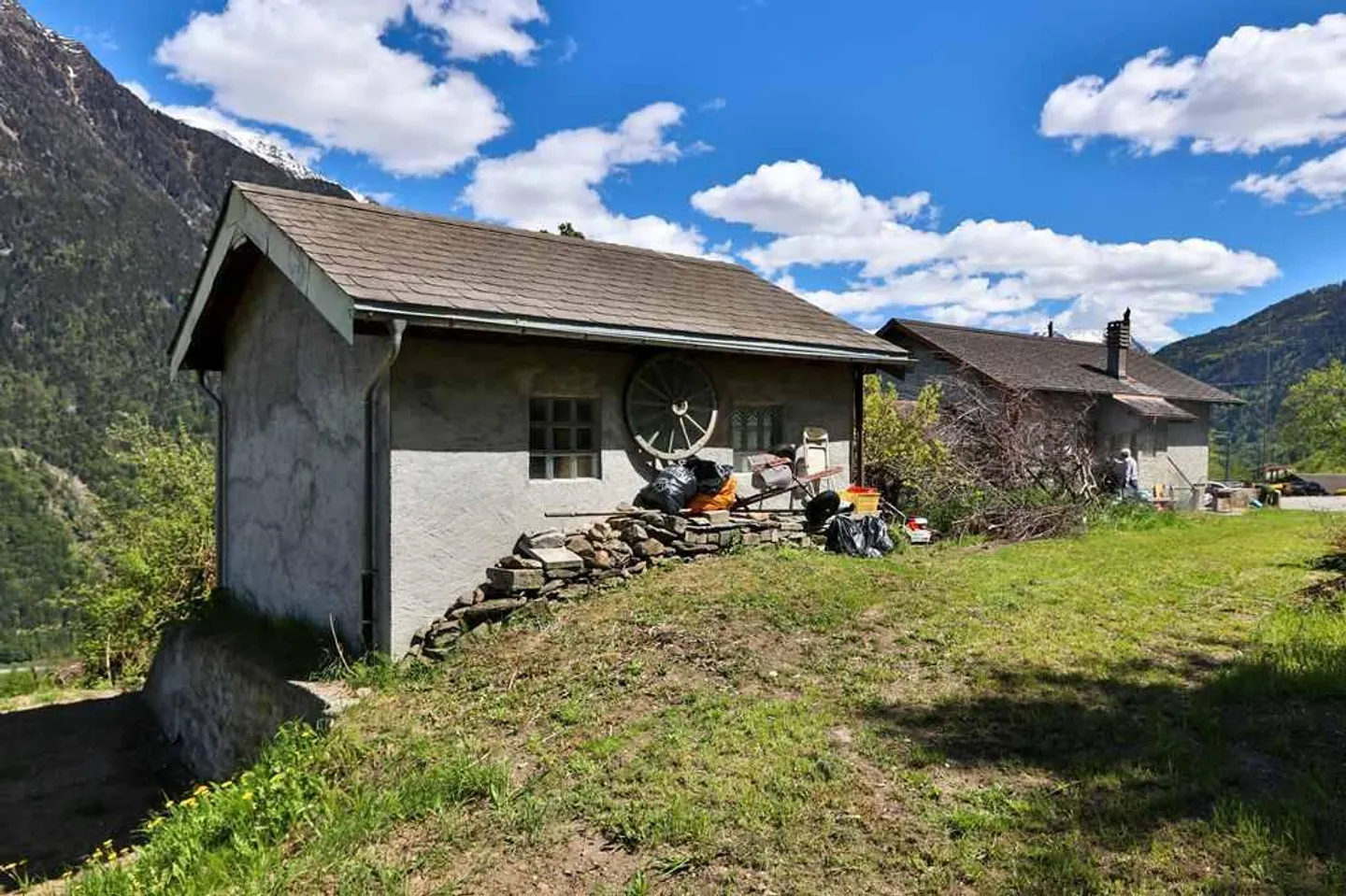 Casa di 4 1/2 locali con bella vista e prato di 5000m2 - Foto 6 di 13