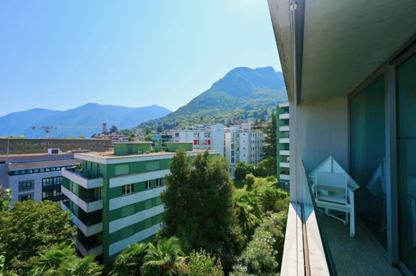 Holiday Home - Modern Apartment with Partial Lake View - Photo 3 of 18