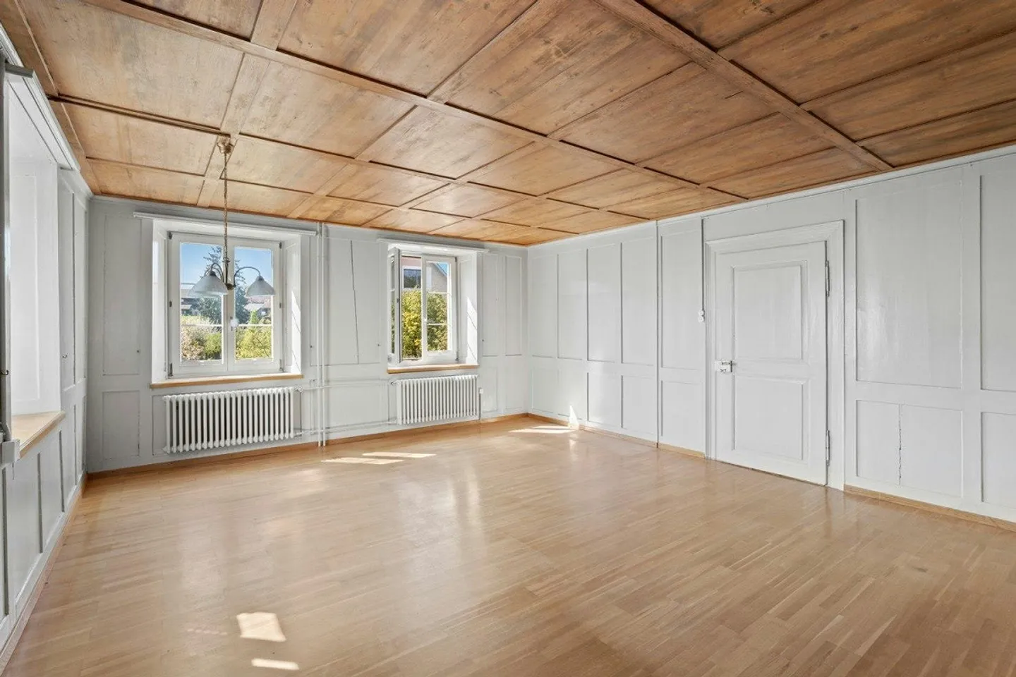 Charmantes Doppeleinfamilienhaus mit Garten - Foto 8 von 10