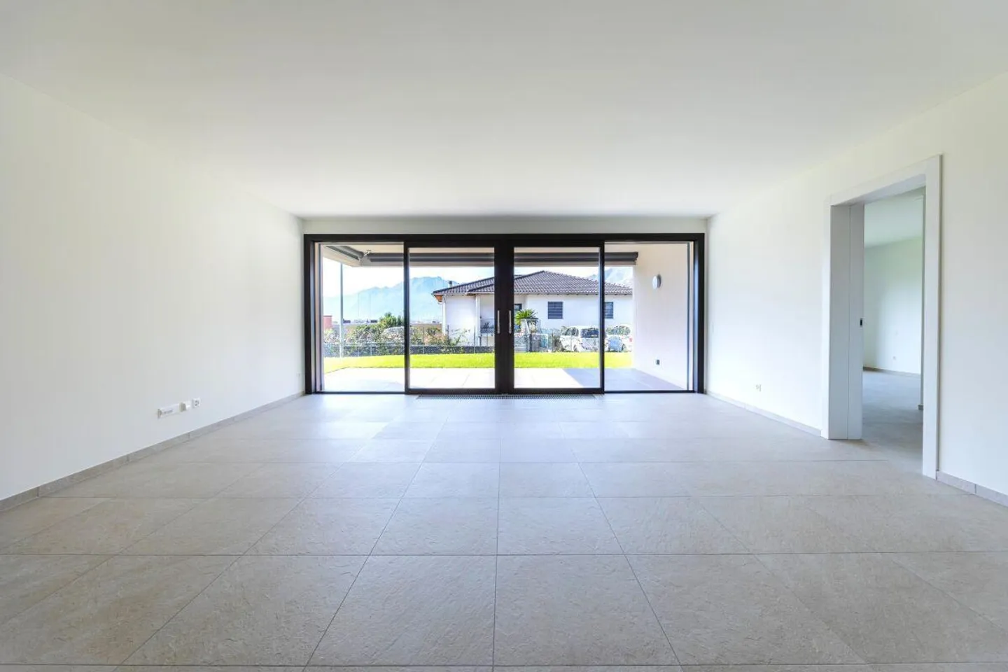 Ultima possibilità appartamento 4.5 locali con giardino privato a Gordola - Foto 2 di 12