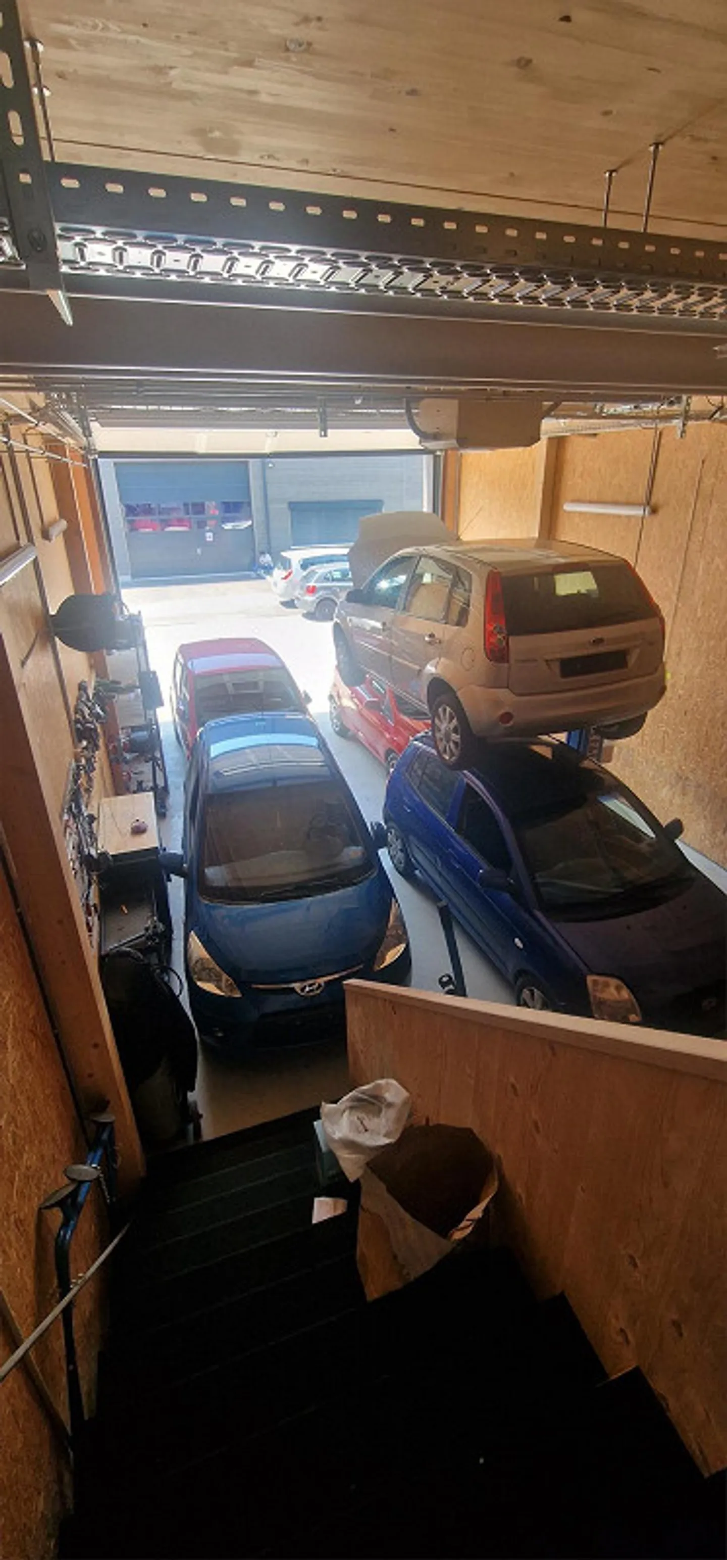 Atelier de réparation automobile à reprendre avec ou sans inventaire possible 15000fr - Photo 7 sur 9