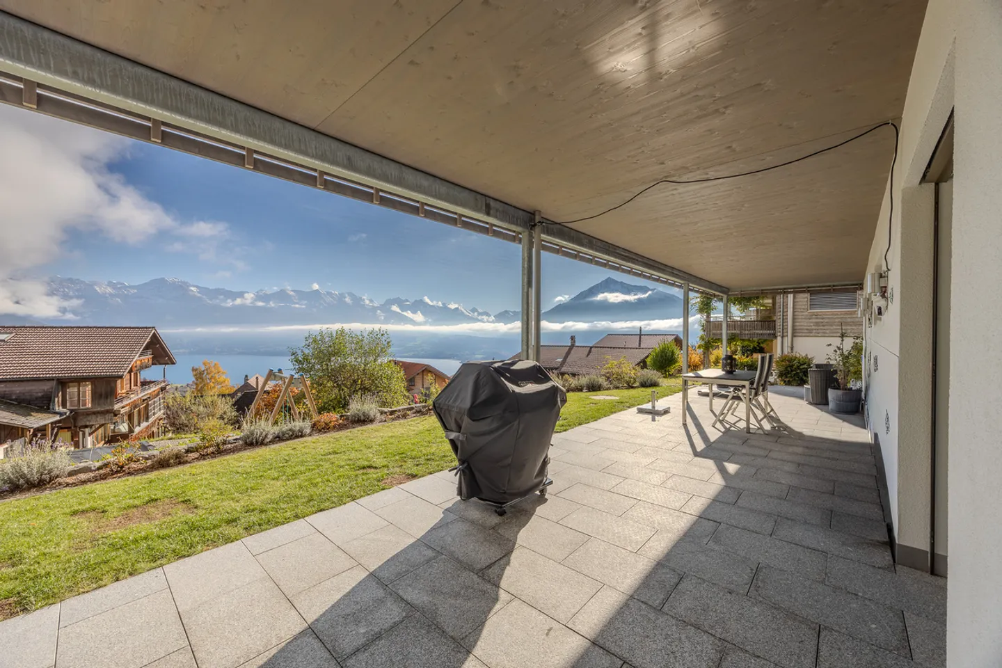 Di alta qualità e stiloso con vista panoramica - Foto 9 di 9