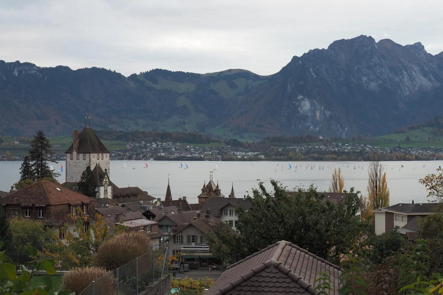 Charming 4.5-room apartment with lake view in Oberhofen on Lake Thun - Photo 3 of 13