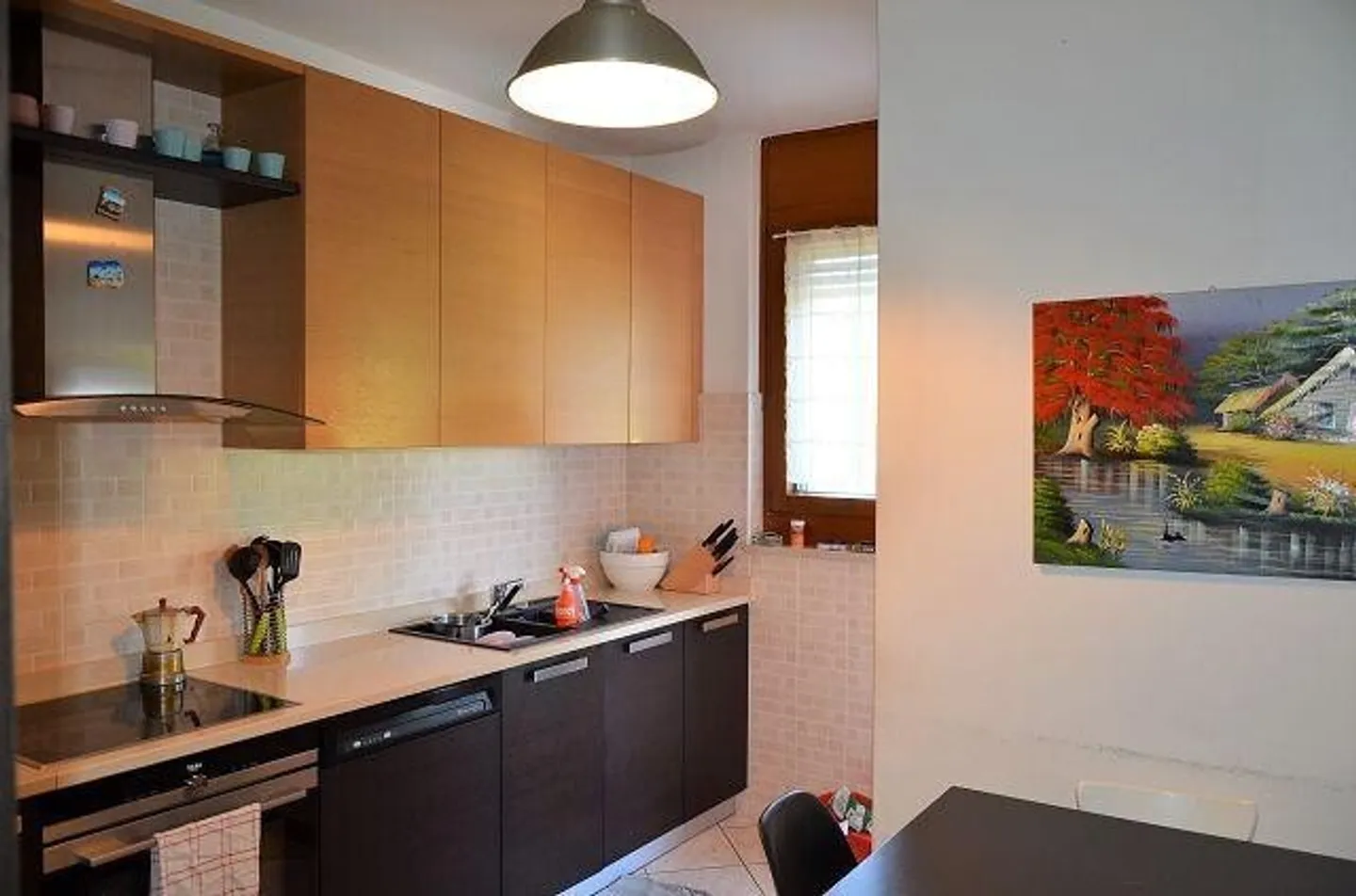 Geräumige 4,5-Zimmer-Wohnung mit Terrasse und Parkplatz in der Garage - Foto 4 von 13