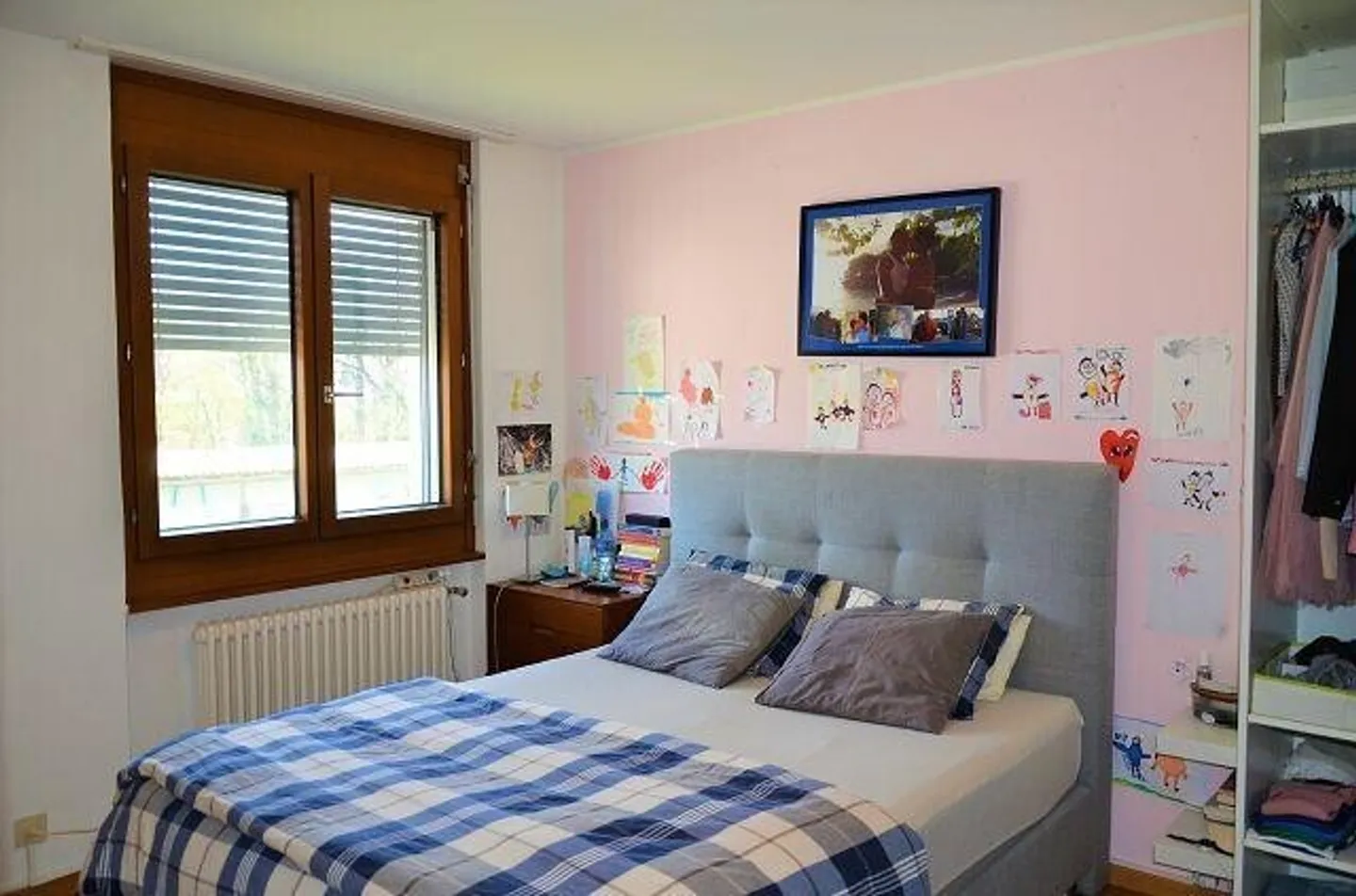 Geräumige 4,5-Zimmer-Wohnung mit Terrasse und Parkplatz in der Garage - Foto 7 von 13