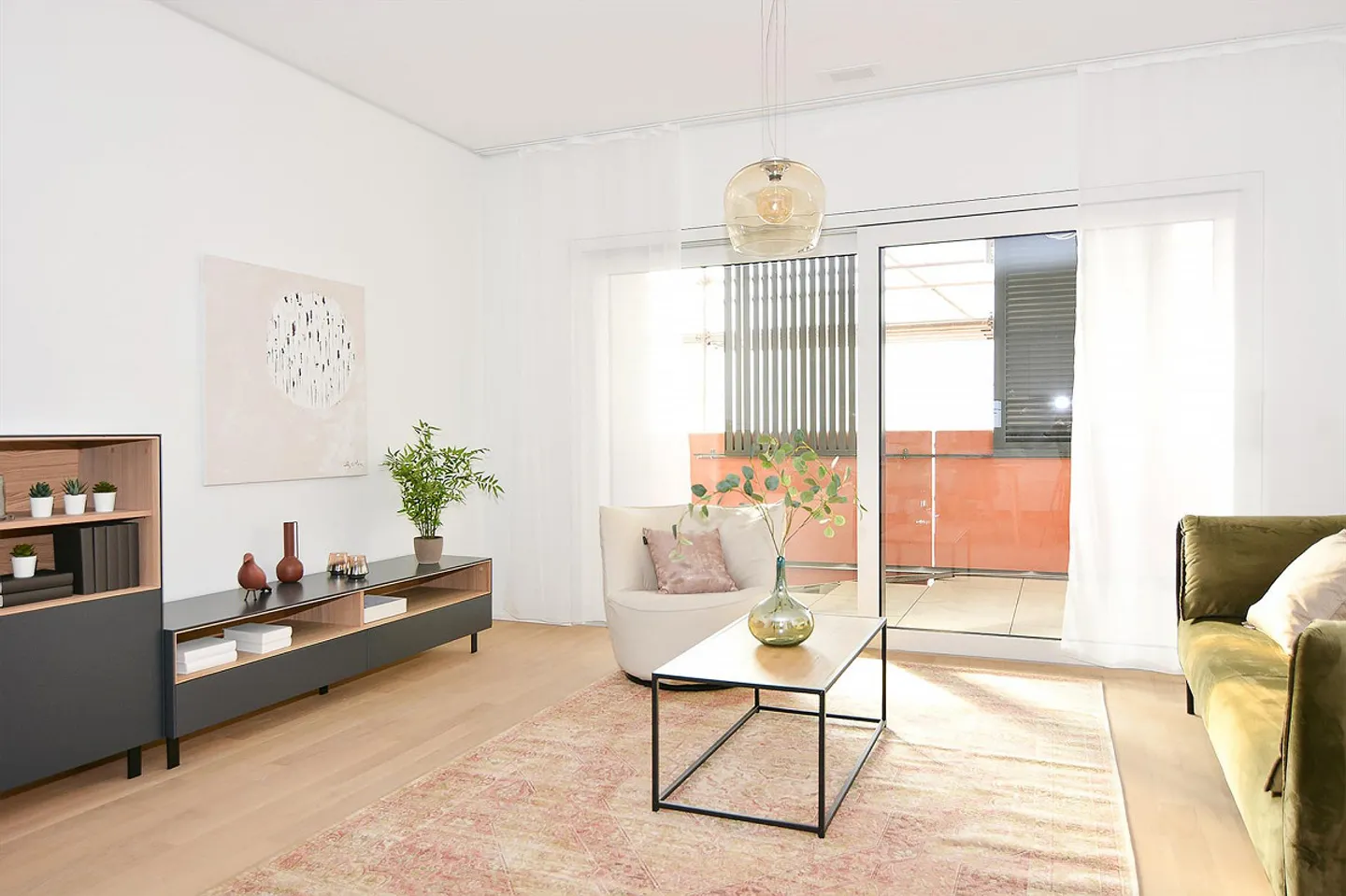 Moderne 3.5 pièces à deux pas du centre - Photo 2 sur 9