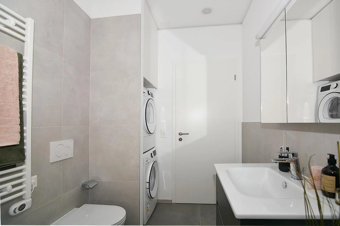 Moderne 3.5 pièces à deux pas du centre - Photo 4 sur 9