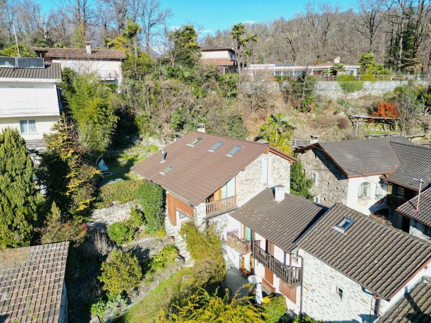 Magnifique maison bifamiliale à Arcegno - Photo 2 sur 13