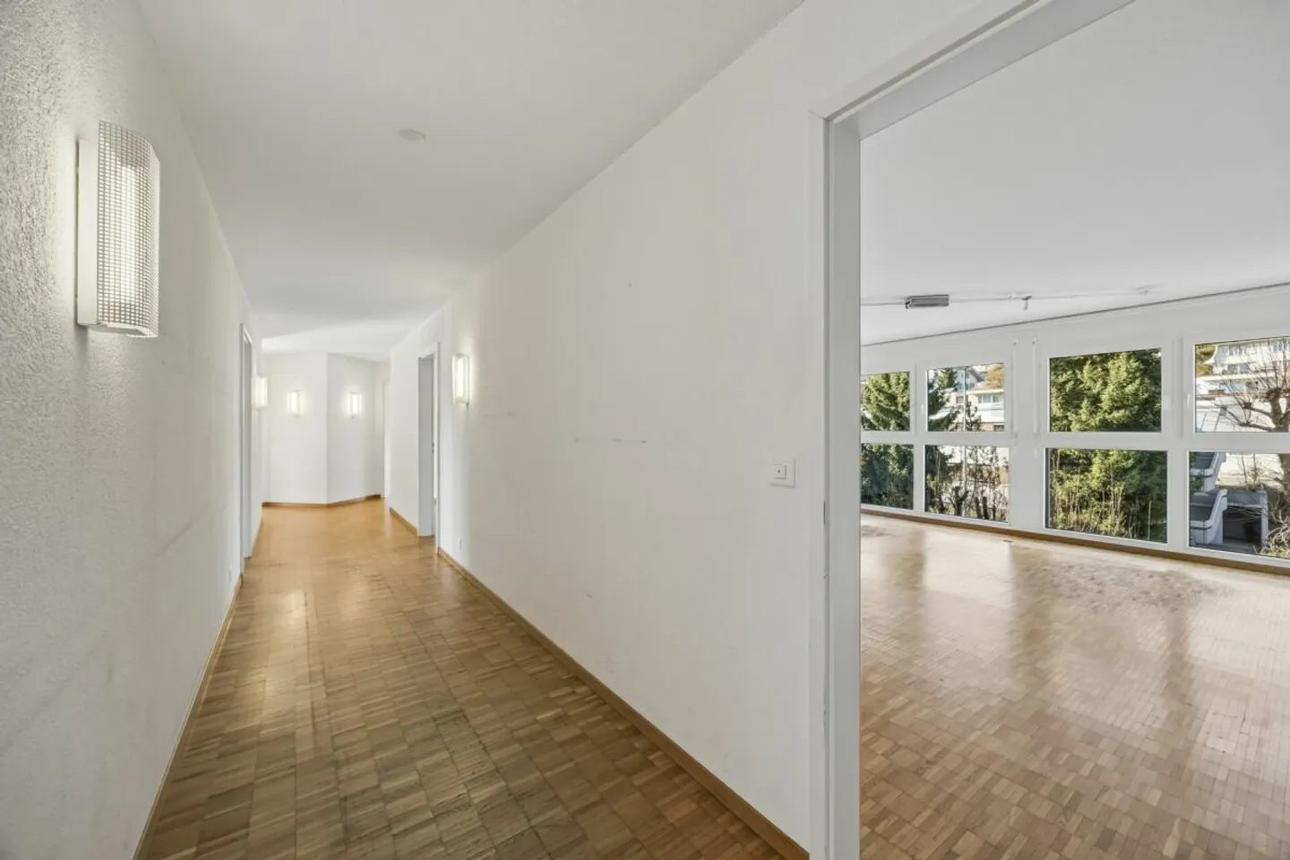 Commercial Space in Burgdorf - Photo 9 of 13