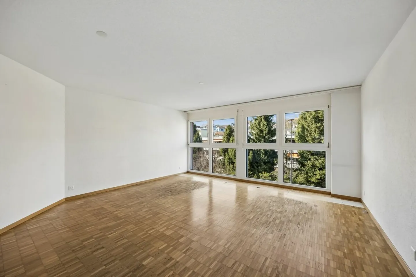 Commercial Space in Burgdorf - Photo 10 of 13