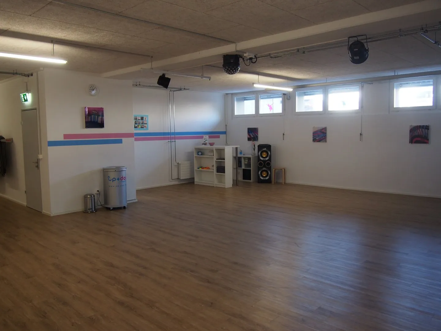 Commercial space in the basement at Aarauerstrasse 28 in Reinach - Photo 2 of 3
