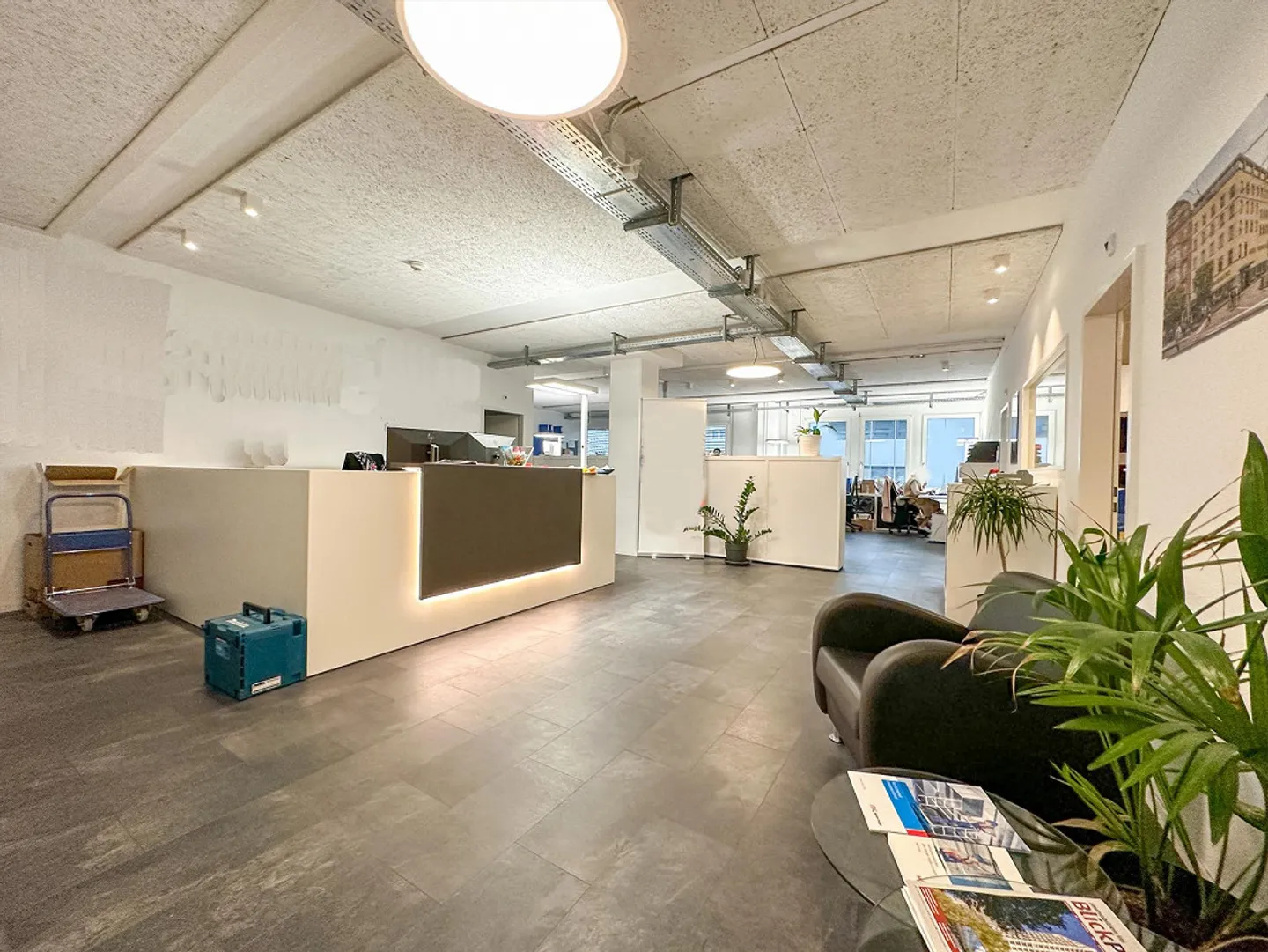 Modernes Büro mit top Anbindung an die Autobahn - Foto 1 von 7
