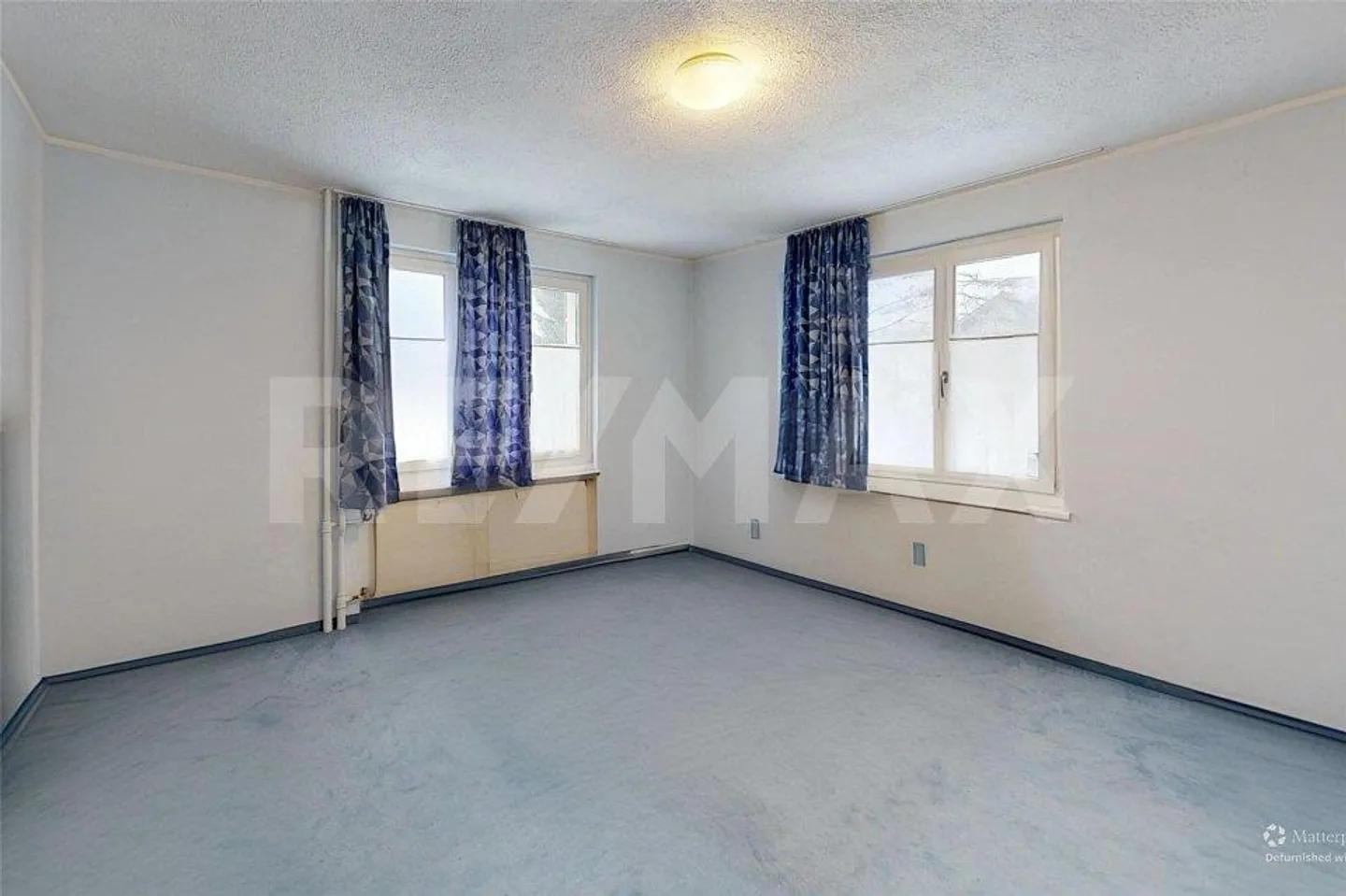 Maison individuelle de 8 ½ pièces avec 2 garages, espace commercial et places de parking - Photo 9 sur 13