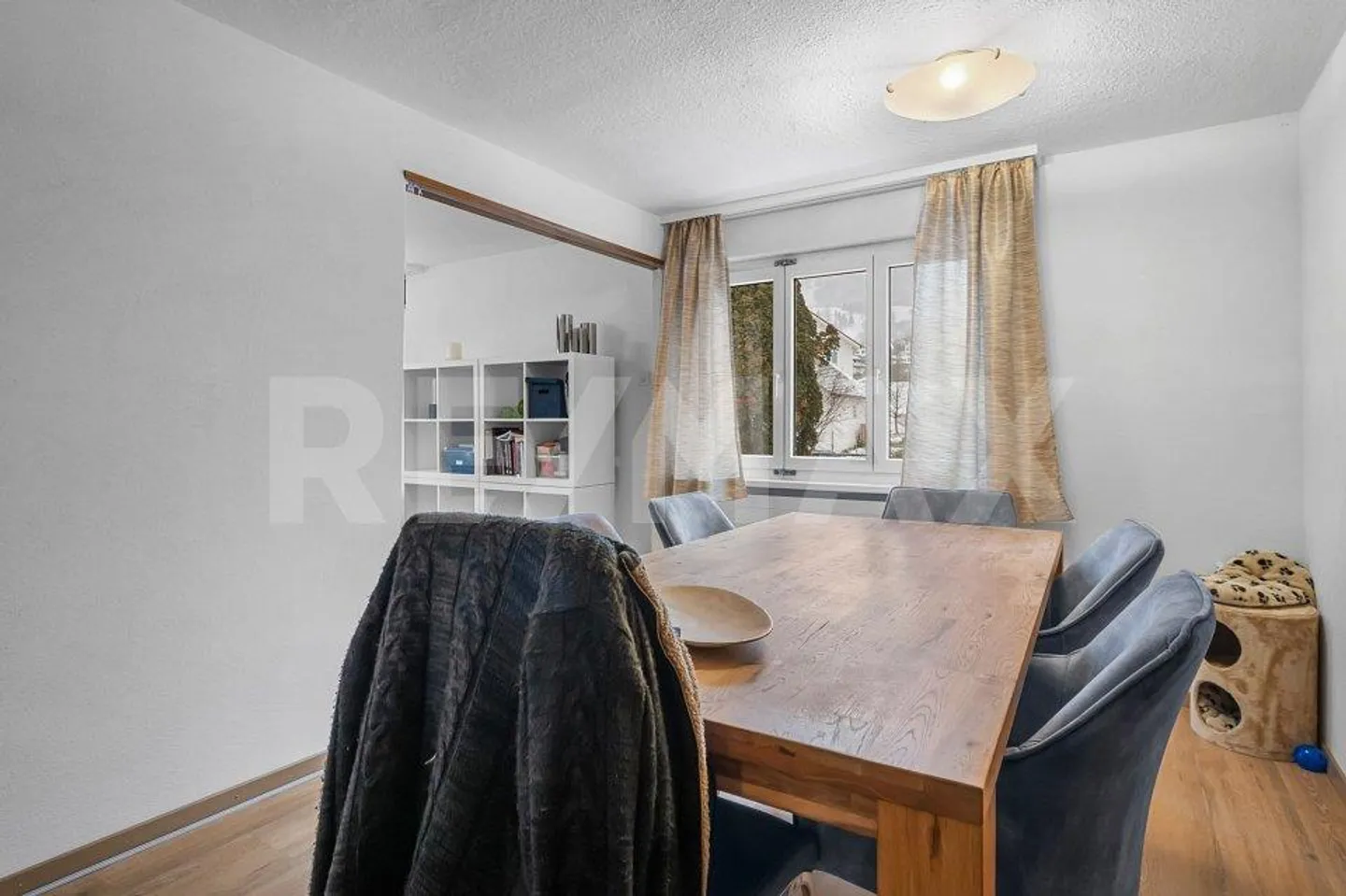 Maison individuelle de 8 ½ pièces avec 2 garages, espace commercial et places de parking - Photo 10 sur 13