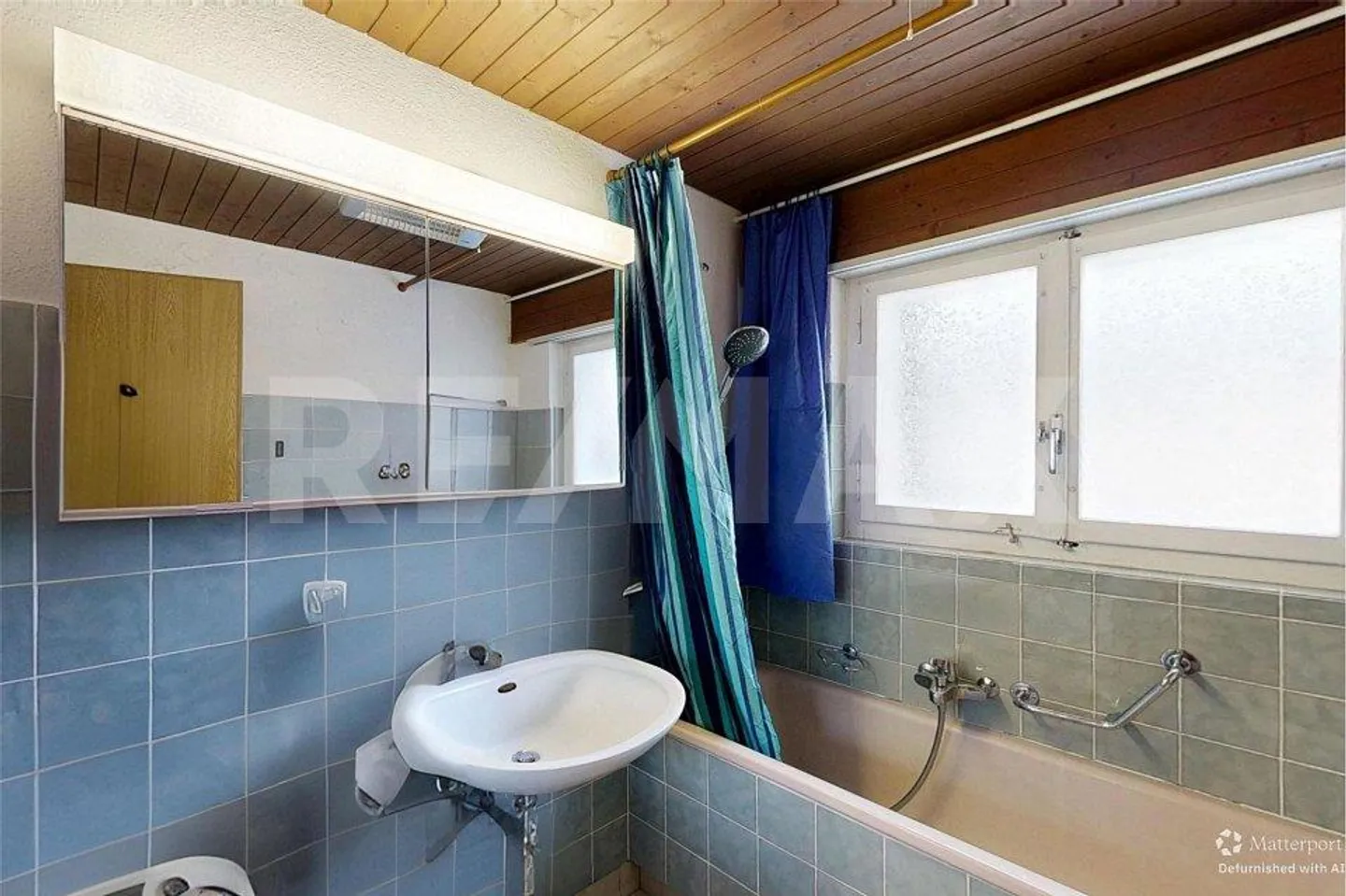 Maison individuelle de 8 ½ pièces avec 2 garages, espace commercial et places de parking - Photo 12 sur 13