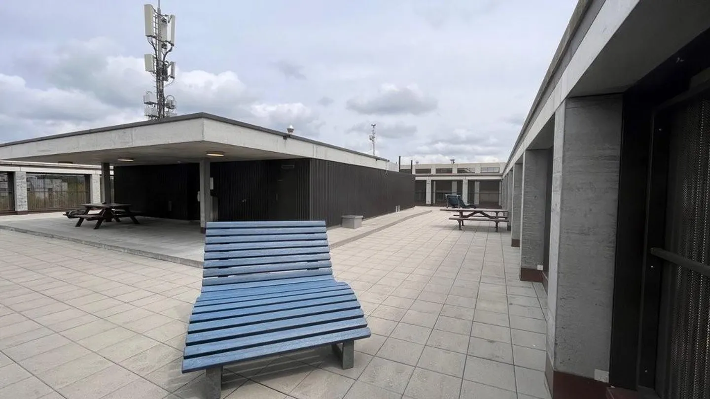 Appartamento luminoso e moderno con 3 camere vicino ai trasporti pubblici - Foto 6 di 7