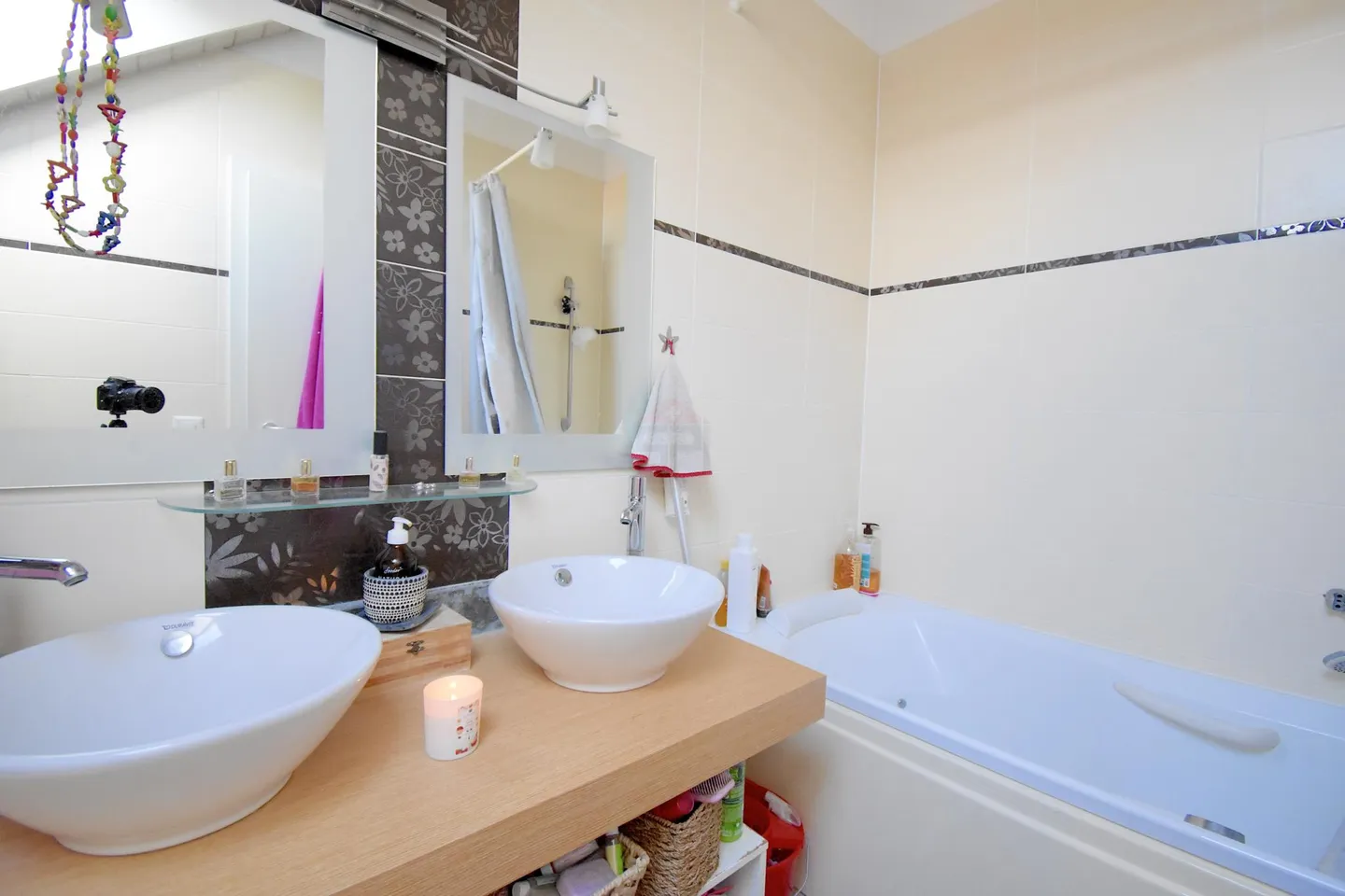 Charming family triplex in the heart of Lavigny? 140 m² over three levels - Photo 7 of 10