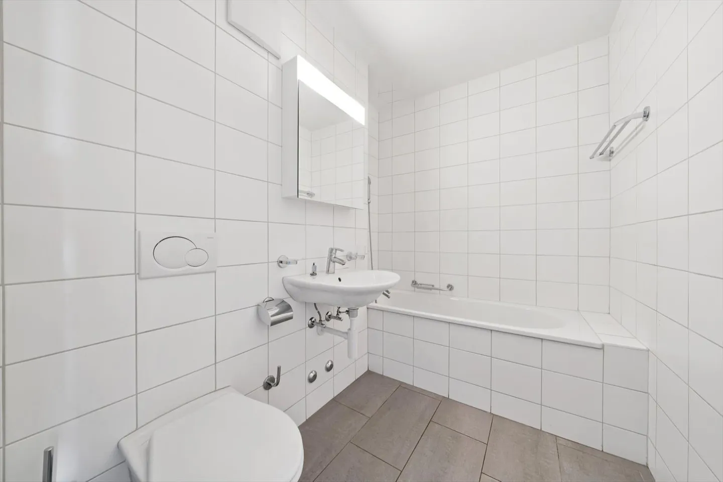 2,5 Zimmer mit Balkon, nahe dem Zentrum und dem Bahnhof - Foto 6 von 11