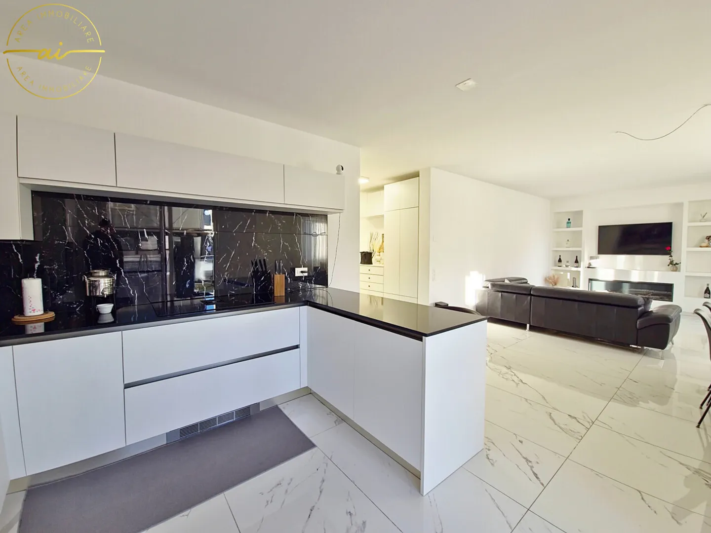 ÉLÉGANT ET LUMINEUX 4.5 PIÈCES AVEC JARDIN PRIVÉ - Photo 4 sur 13