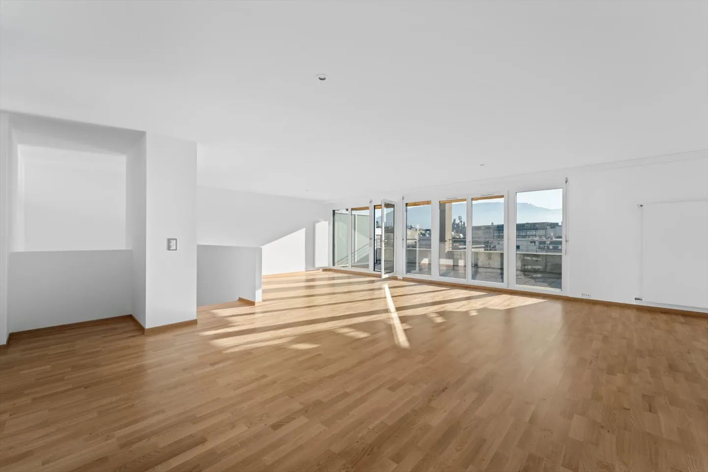 Außergewöhnlich: renovierte Duplex-Wohnung von 236 m2 mit Dachterrasse! - Foto 2 von 13