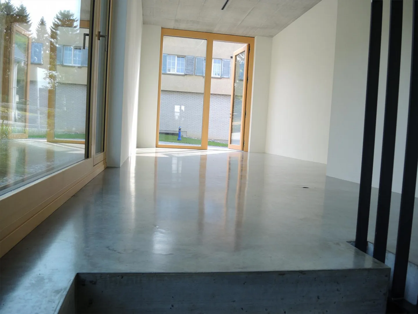 Space for Ideas: Modern Commercial Space in Prime Location - Photo 5 of 7