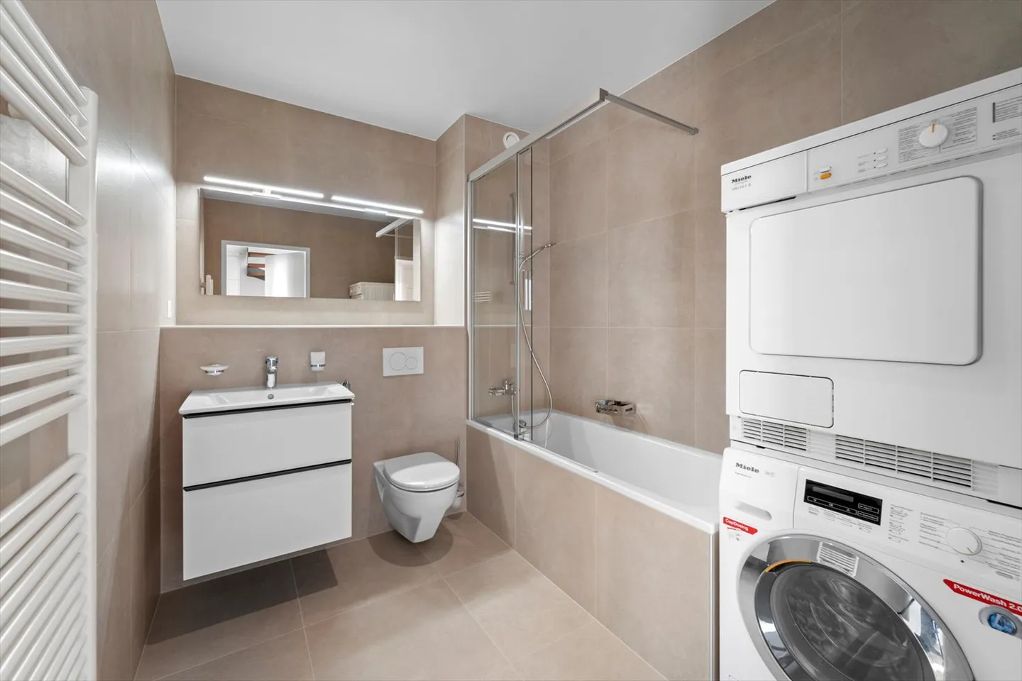 Außergewöhnlich: renovierte Duplex-Wohnung von 236 m2 mit Dachterrasse! - Foto 6 von 13