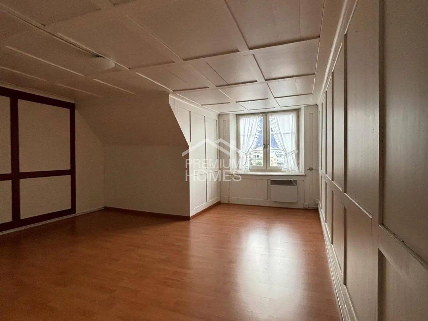 Charming restaurant with potential apartments in an excellent location - Photo 4 of 6