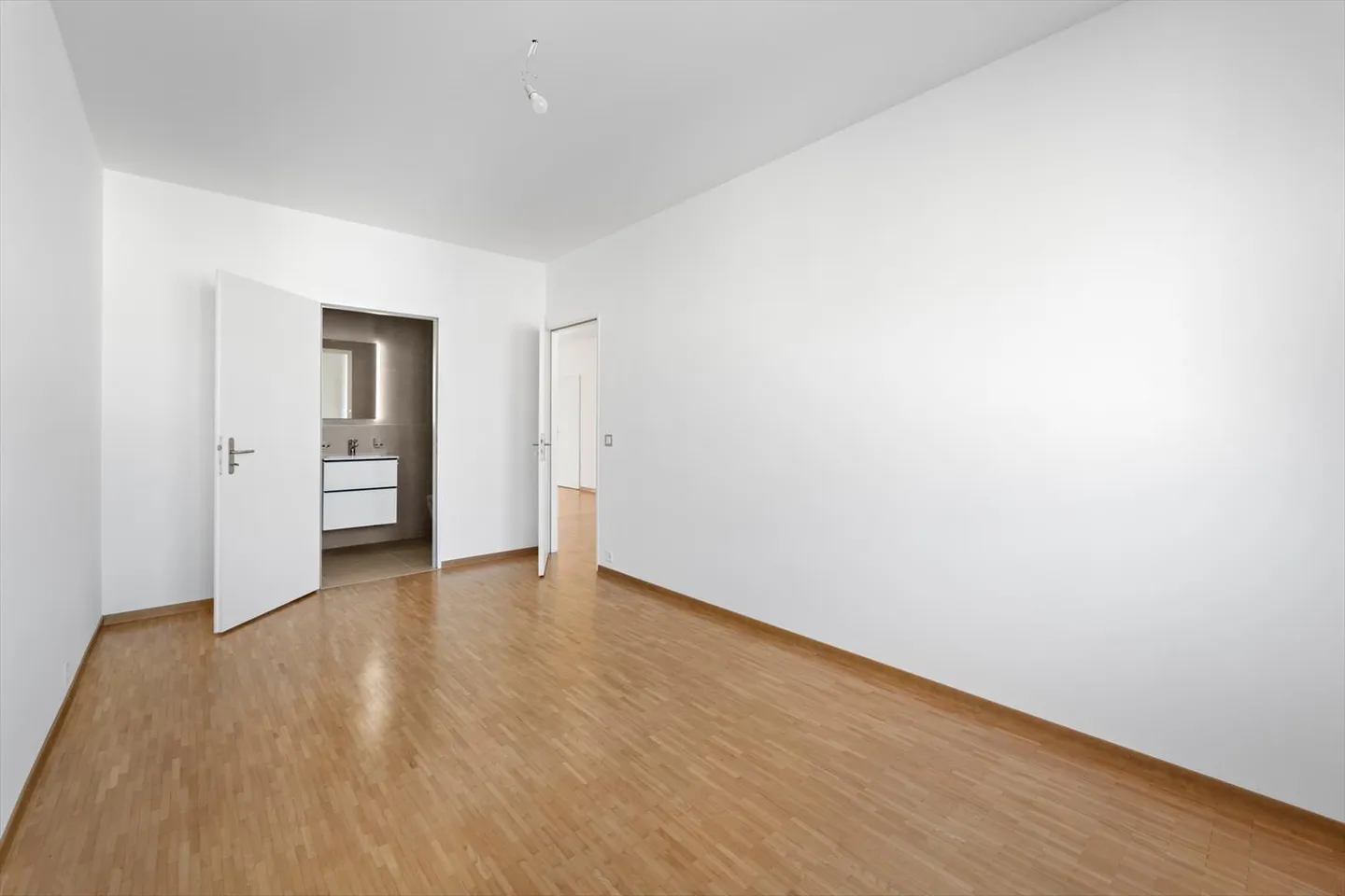 Außergewöhnlich: renovierte Duplex-Wohnung von 236 m2 mit Dachterrasse! - Foto 8 von 13