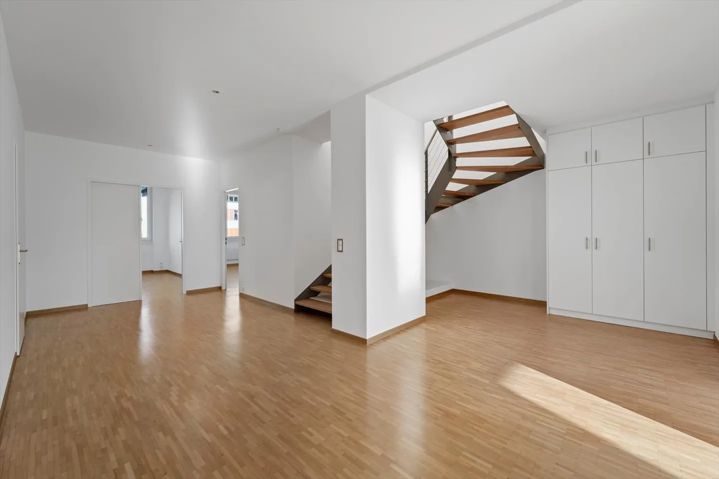 Außergewöhnlich: renovierte Duplex-Wohnung von 236 m2 mit Dachterrasse! - Foto 9 von 13