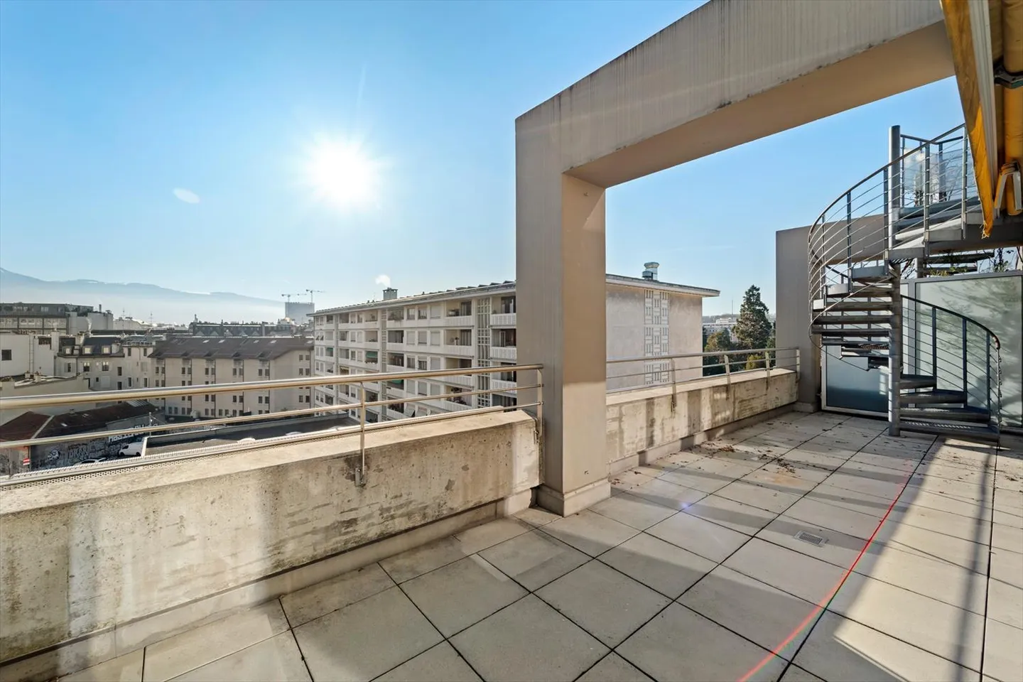 Außergewöhnlich: renovierte Duplex-Wohnung von 236 m2 mit Dachterrasse! - Foto 10 von 13