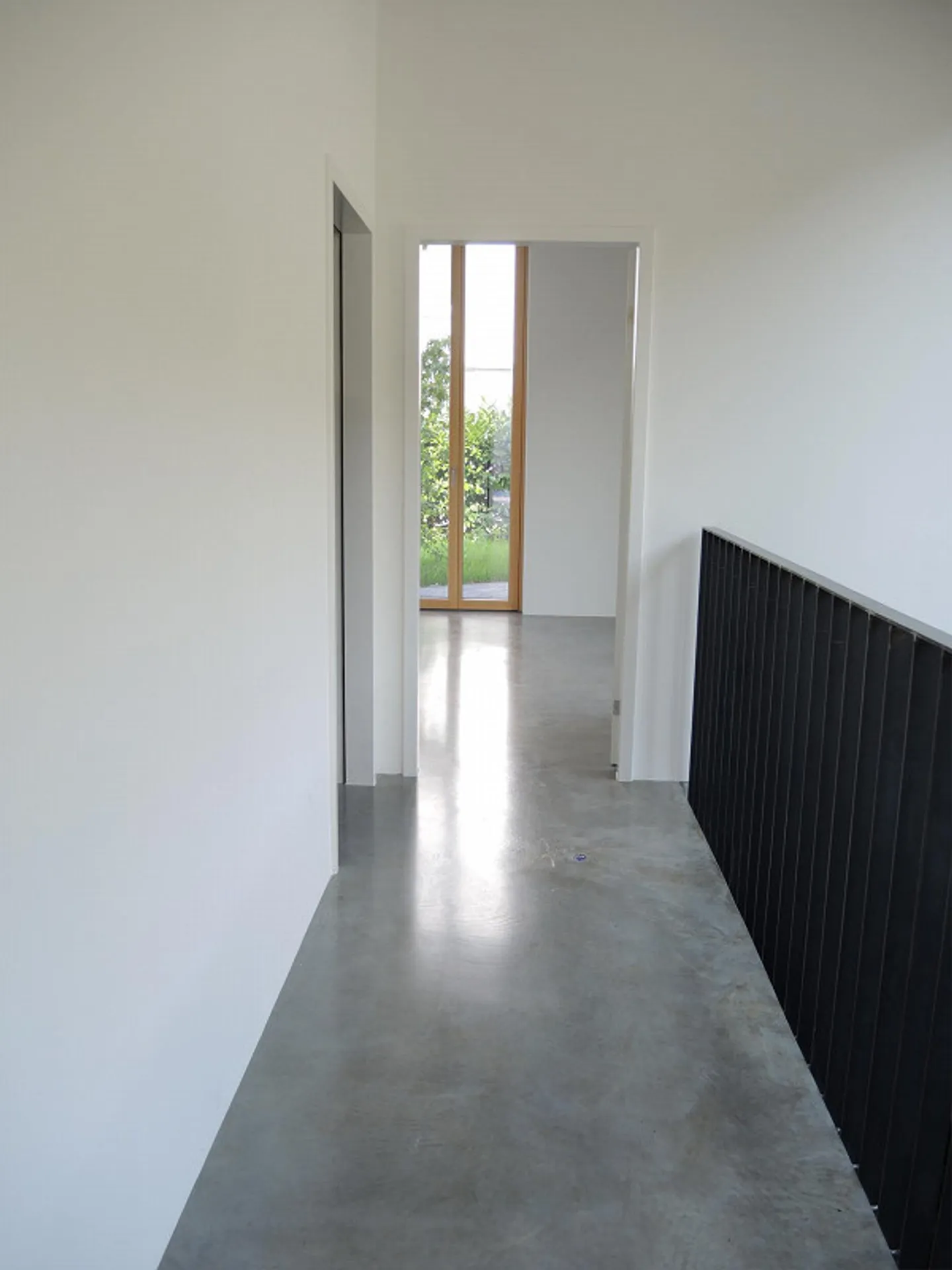 Space for Ideas: Modern Commercial Space in Prime Location - Photo 6 of 7