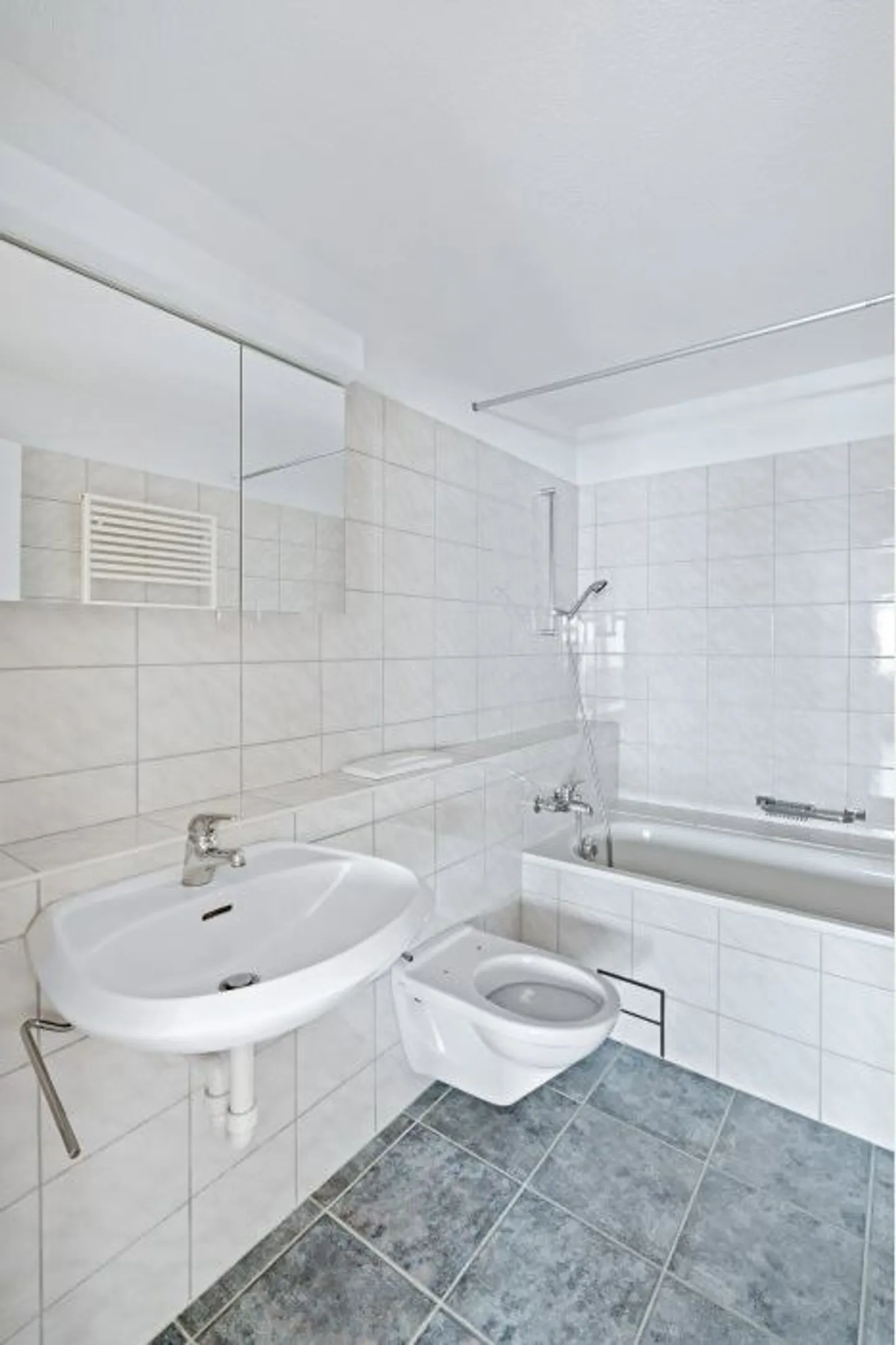 Appartamento centrale con vista lago - Foto 5 di 7