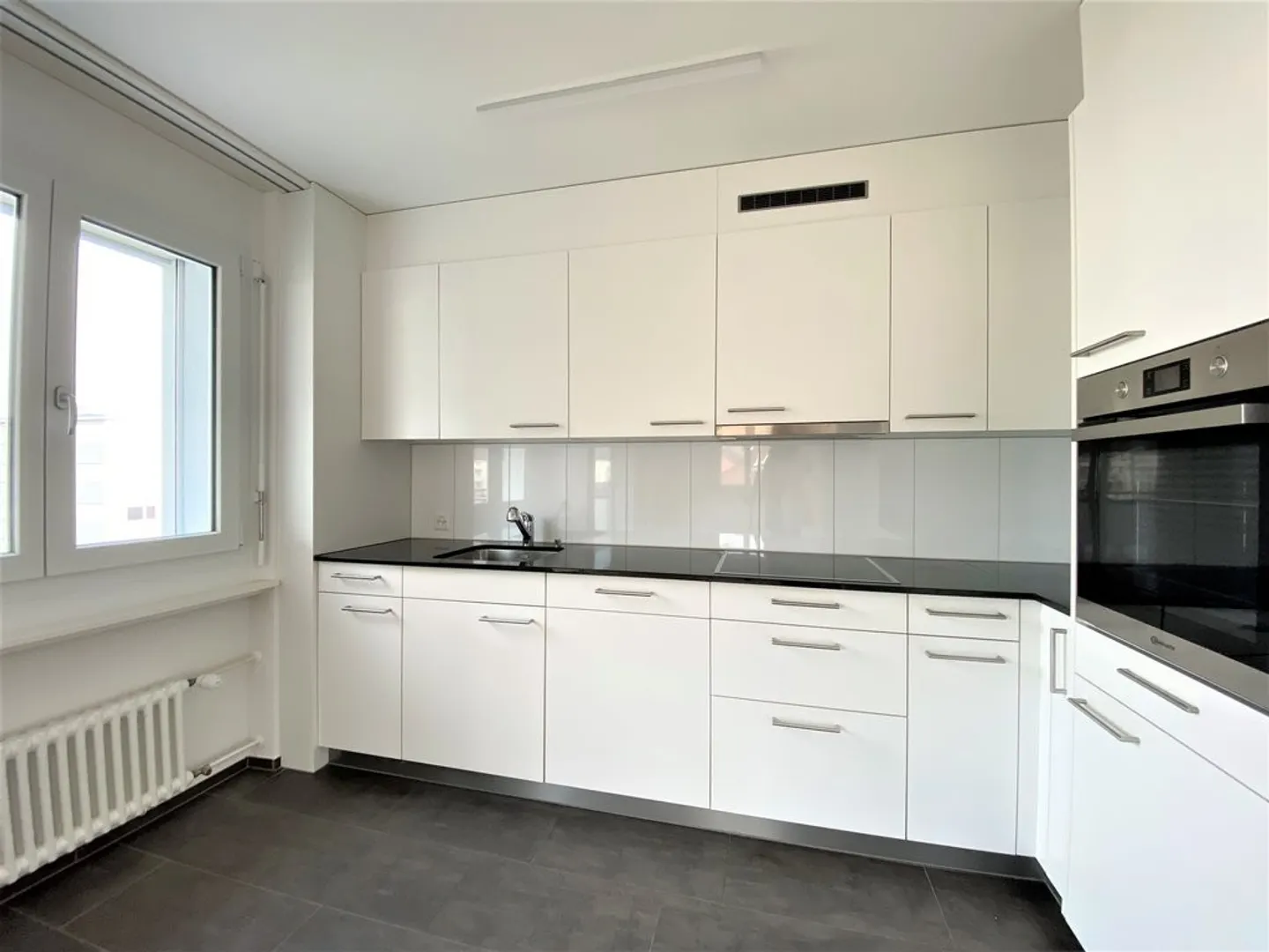 Bright Living Spaces & Sunny Balcony - Visit Now! - Photo 4 of 7