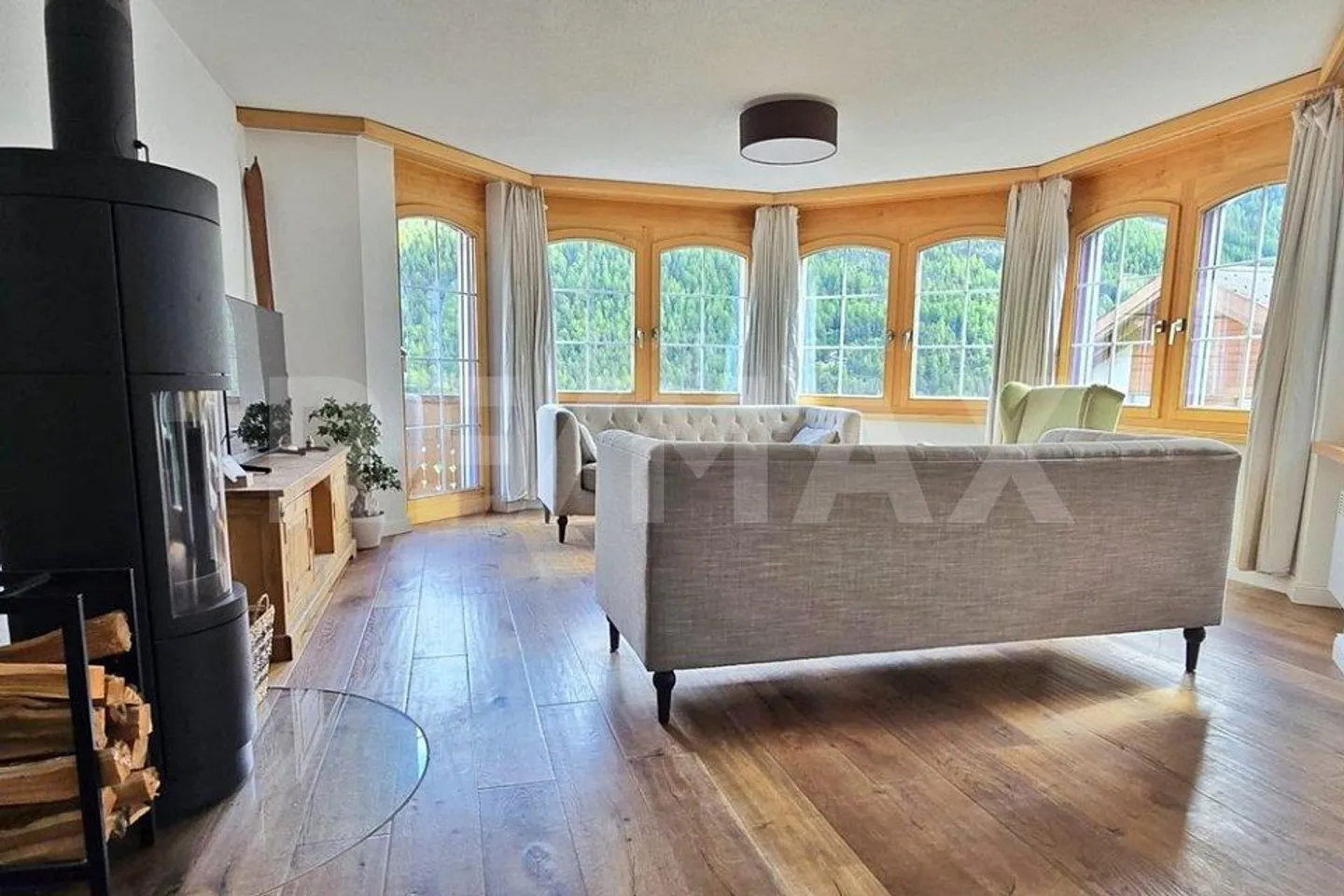 Newly renovated, very bright apartment by the Hannigbahn - Photo 1 of 13