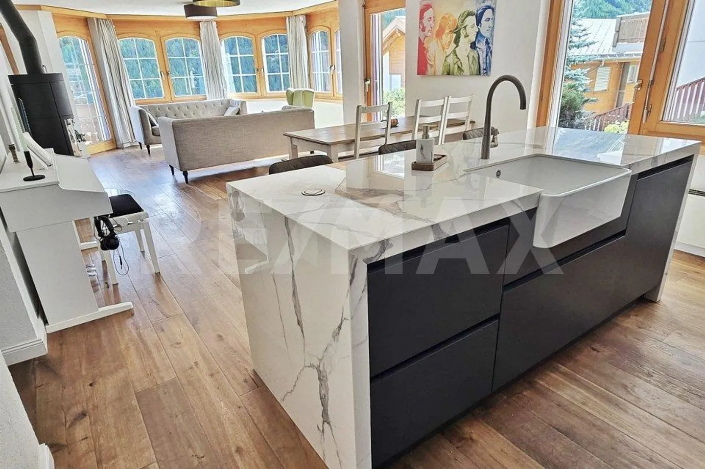 Newly renovated, very bright apartment by the Hannigbahn - Photo 3 of 13