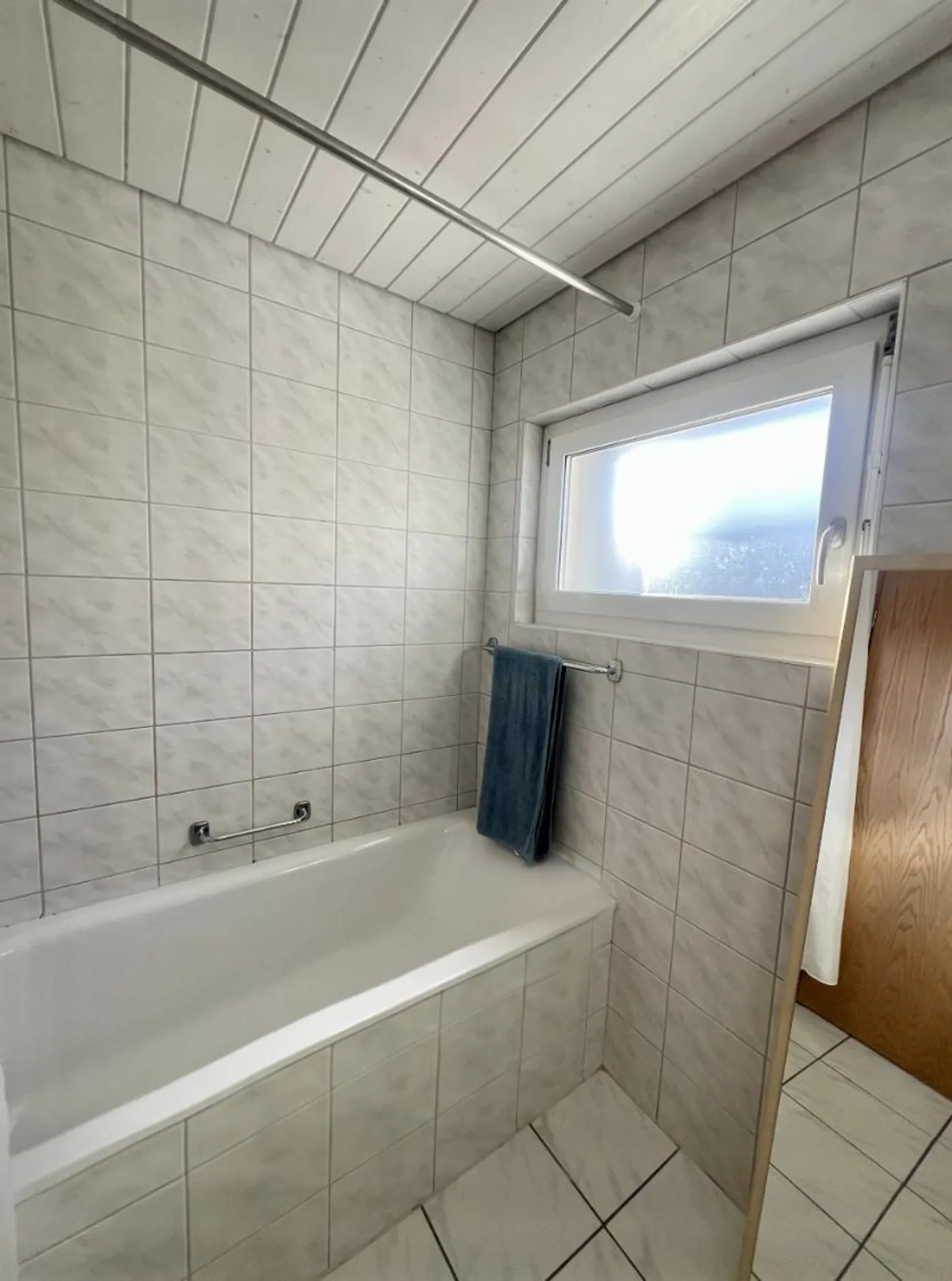 FOR SALE - Individual villa with 5.5 rooms and panoramic view in Plasselb - Photo 8 of 11