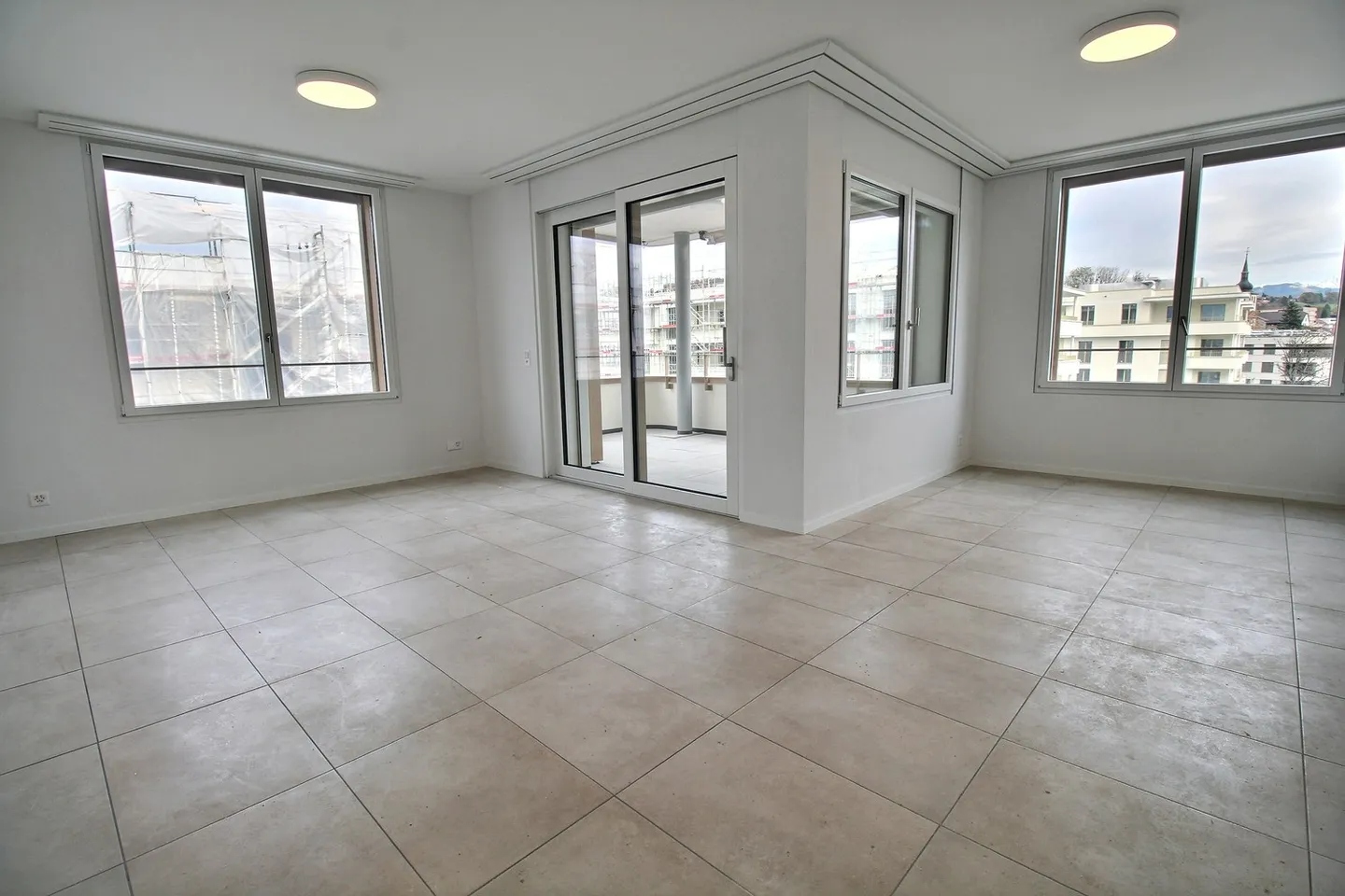 Nouvel appartement de 4,5 pièces dans les combles ! - Photo 3 sur 12