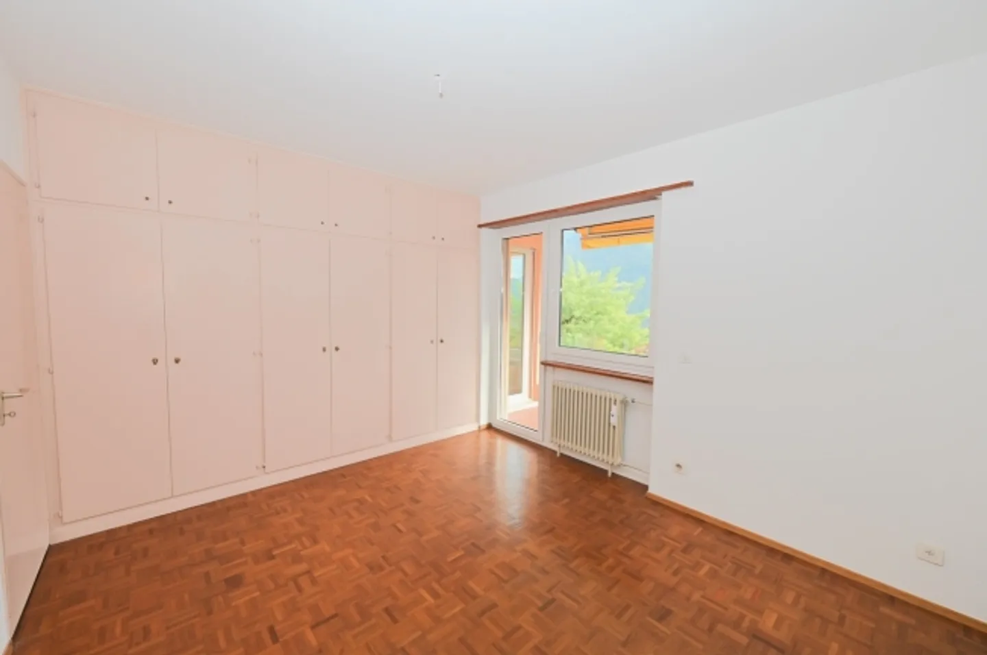 Seconda casa - Appartamento luminoso con vista parziale sul lago - Foto 7 di 12