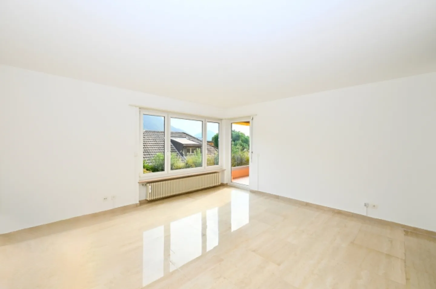 Seconda casa - Appartamento luminoso con vista parziale sul lago - Foto 4 di 12