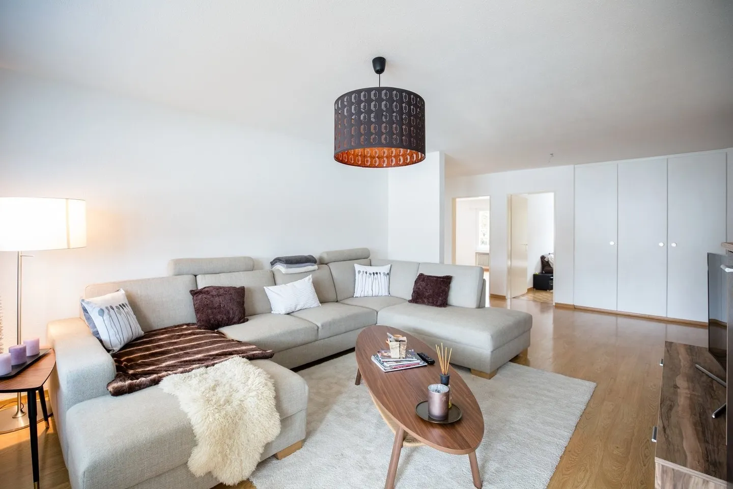 Bright, spacious 4.5-room apartment in a quiet location - Photo 1 of 9