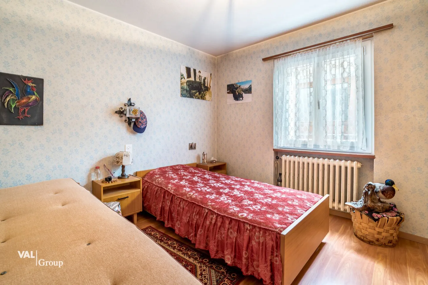 Proprietà versatile con due unità abitative, piscina coperta, laboratorio e potenziale di sviluppo a St. Niklaus - Foto 6 di 25