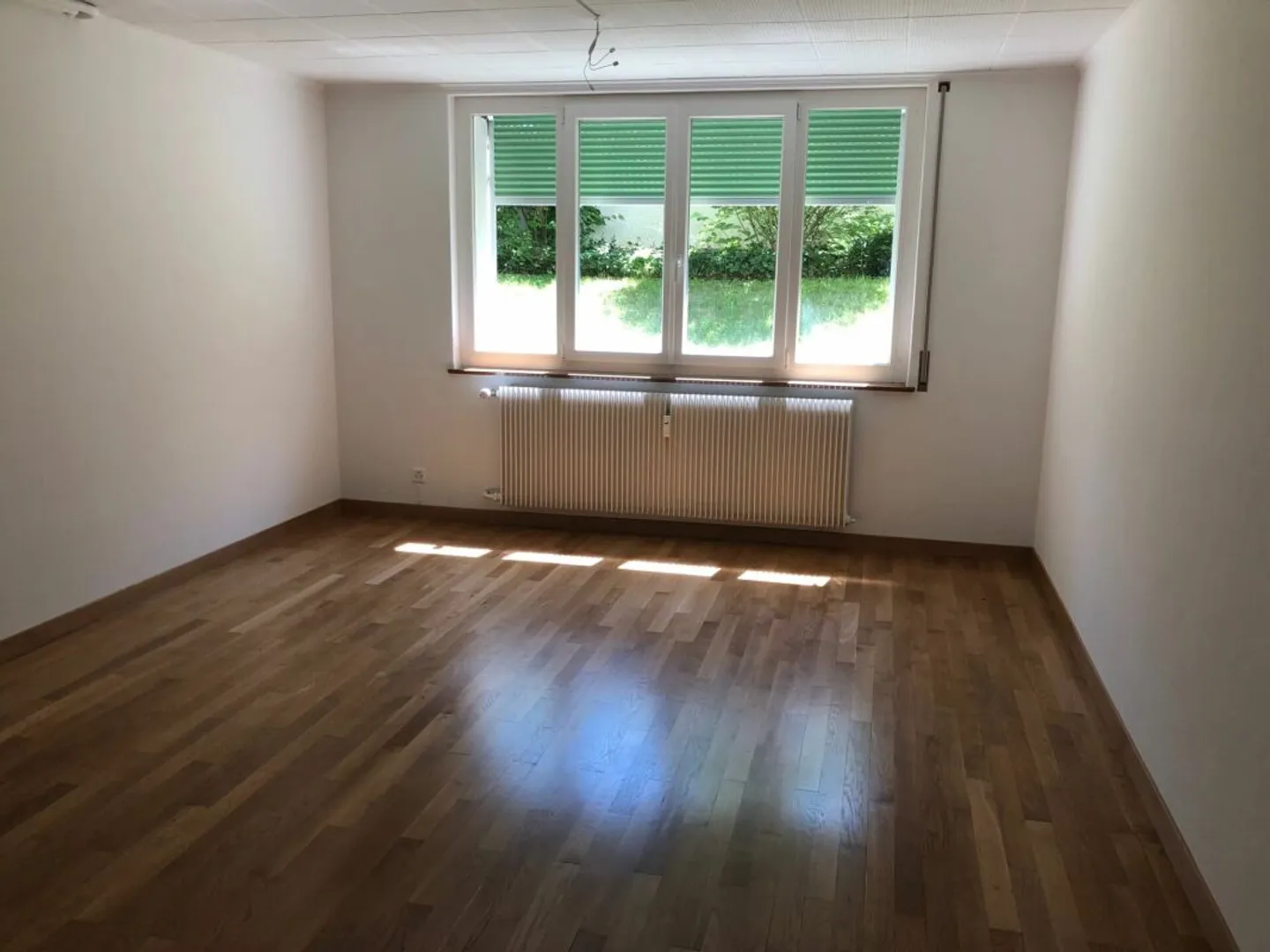 Atelier à louer - Photo 2 sur 4
